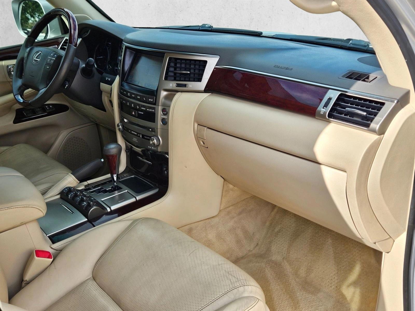 2013 Lexus LX 570 - Photo 27