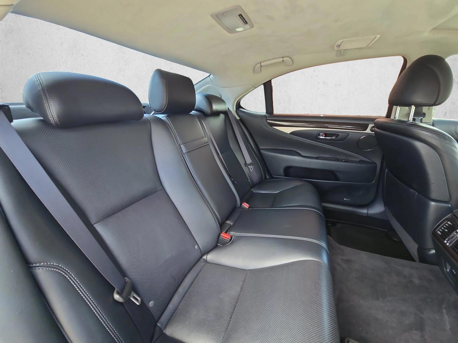 2015 Lexus LS L - Photo 18