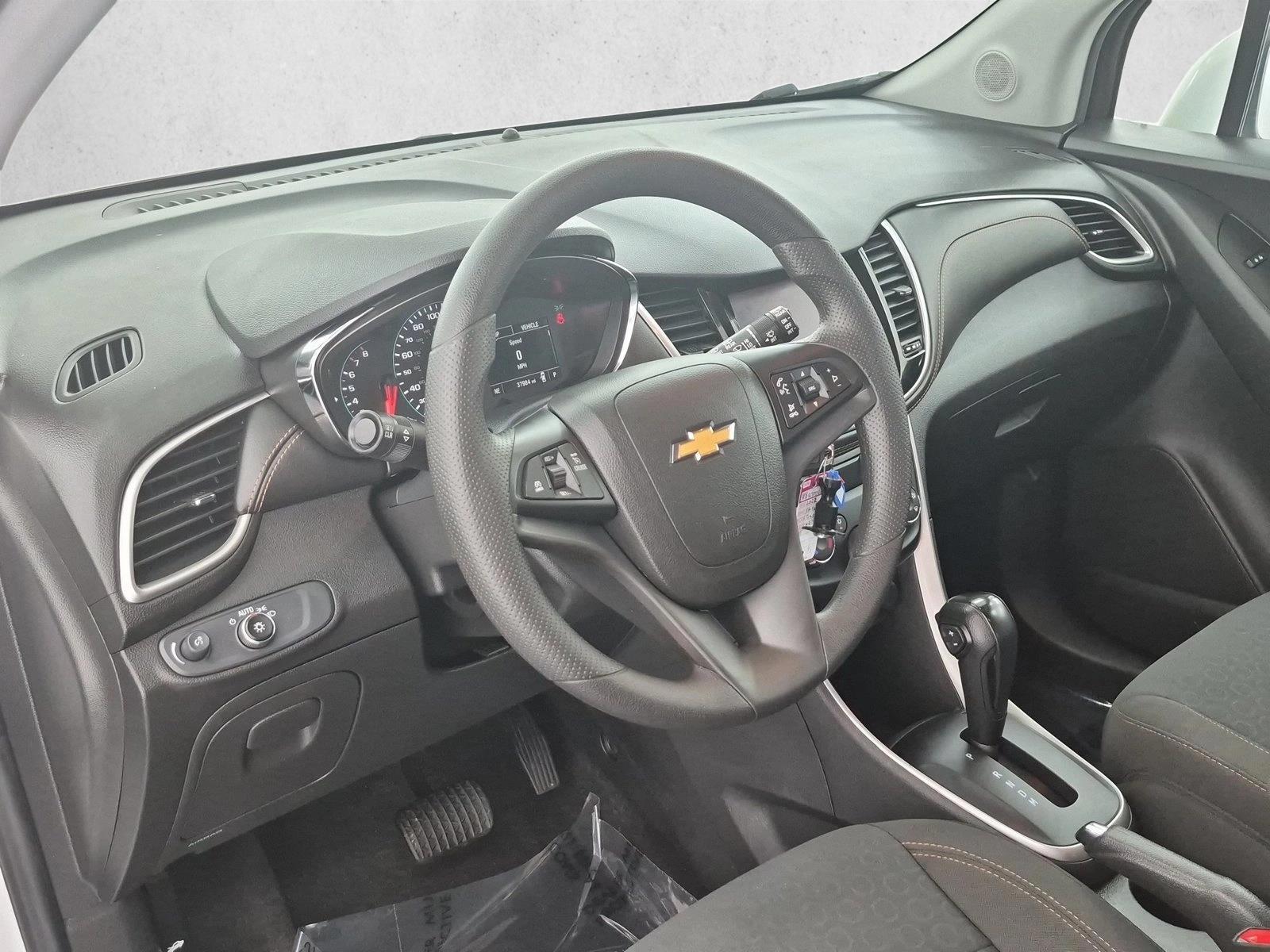 Thumbnail: 2022 Chevrolet Trax - 3
