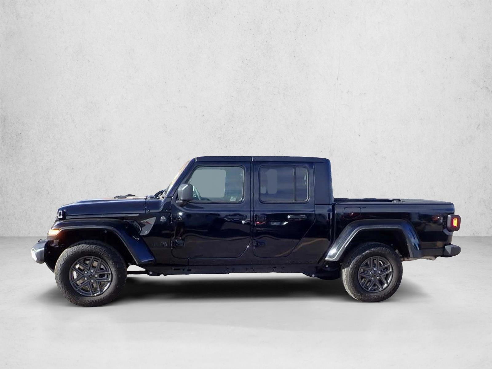 Thumbnail: 2025 Jeep Gladiator - 2