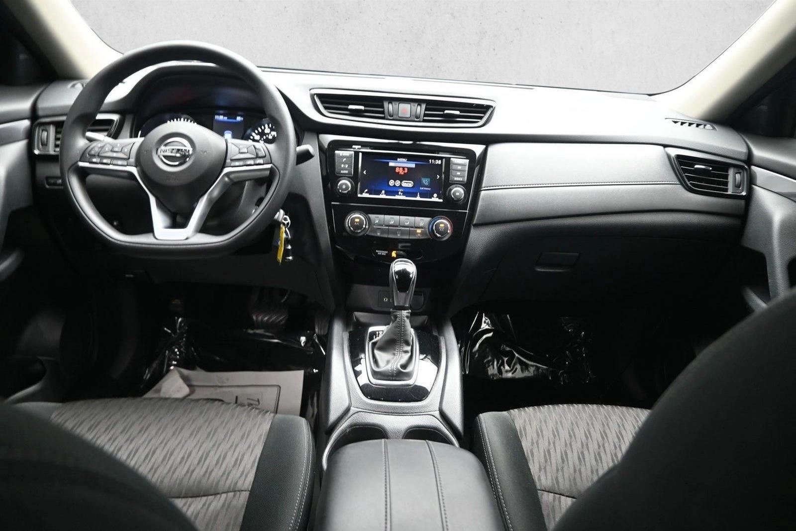 Thumbnail: 2020 Nissan Rogue - 3