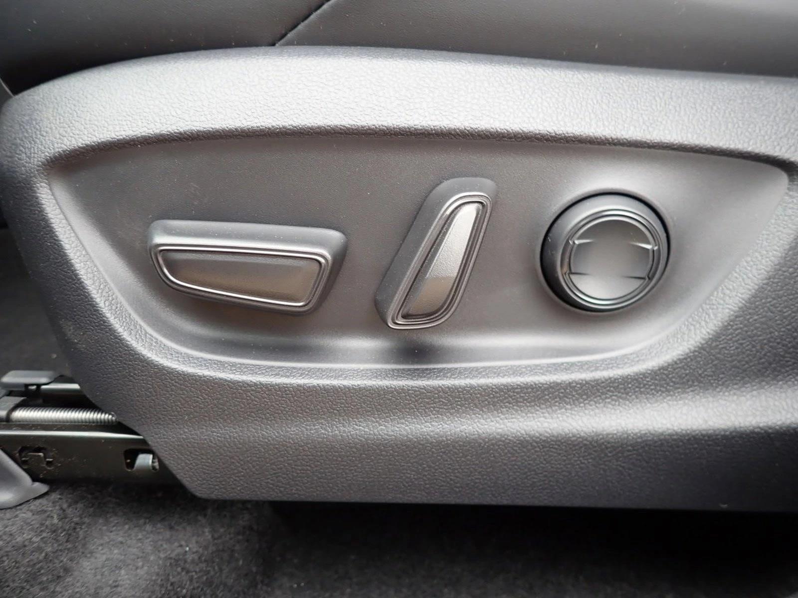 Thumbnail: 2026 Subaru Solterra - 4