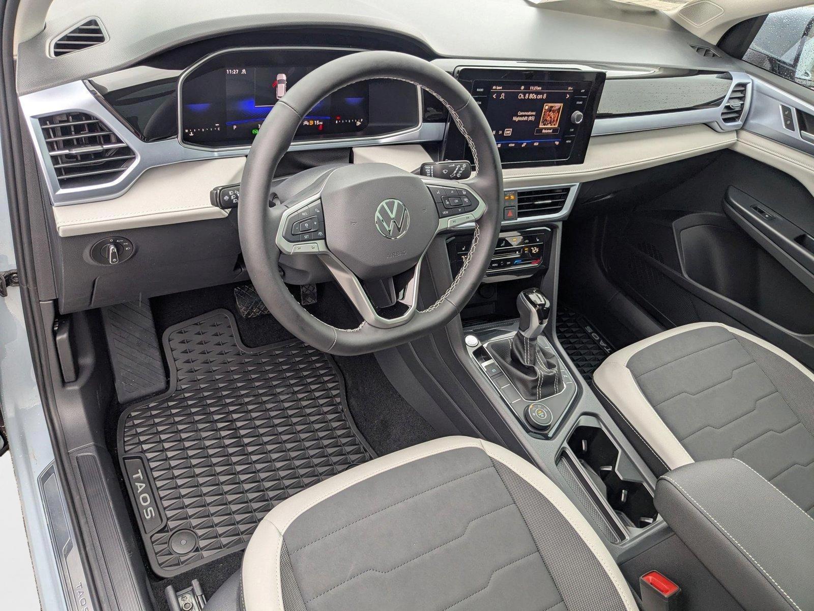 Thumbnail: 2025 Volkswagen Taos - 3