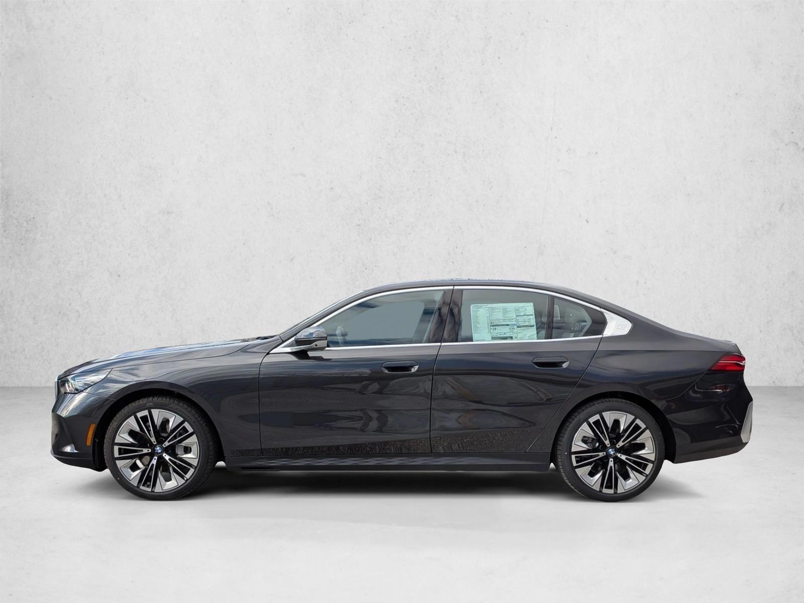 Thumbnail: 2026 BMW 5 Series - 2