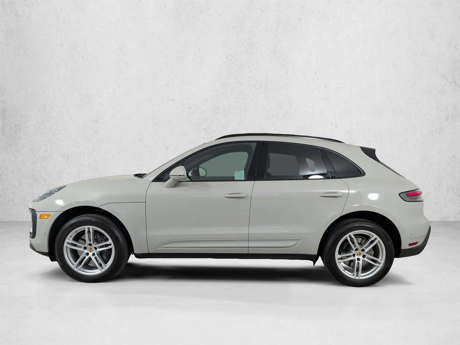 Thumbnail: 2022 Porsche Macan - 2
