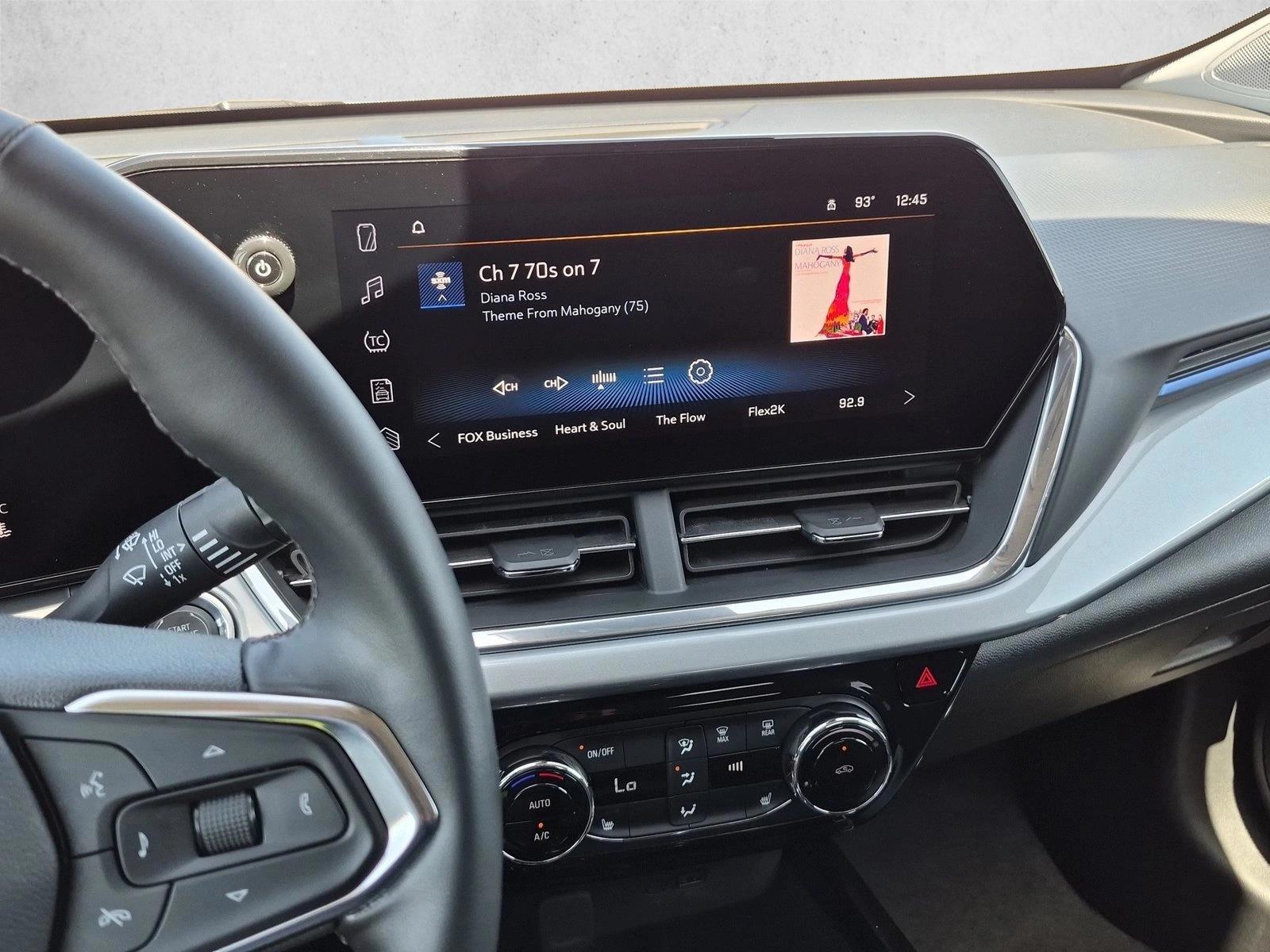 2025 Chevrolet Trax LT - Photo 14
