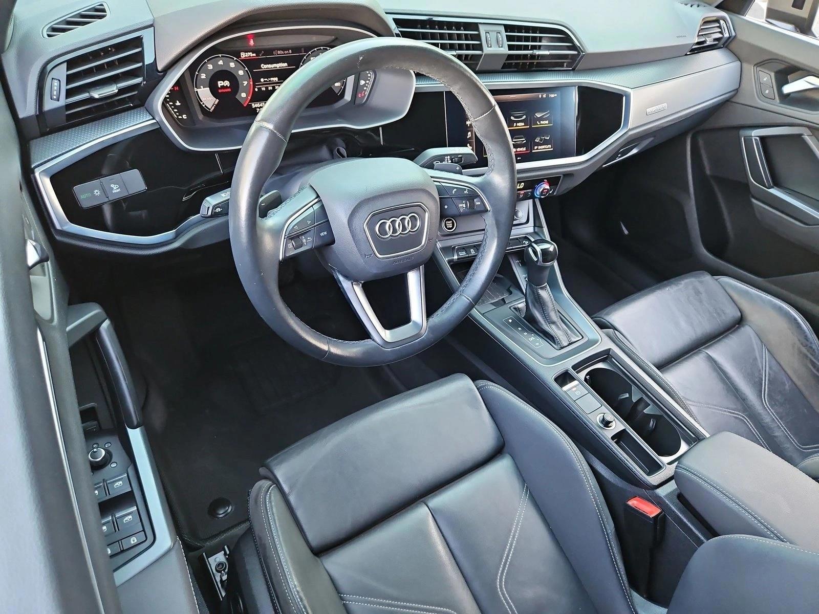 Thumbnail: 2021 Audi Q3 - 3