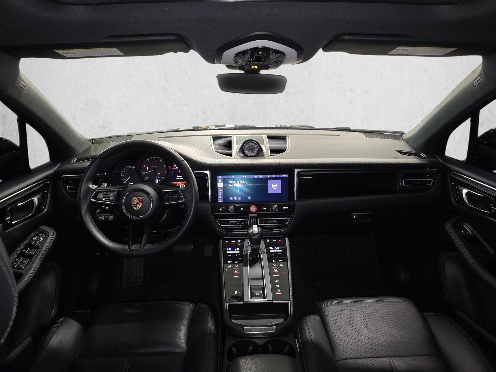 Thumbnail: 2025 Porsche Macan - 3