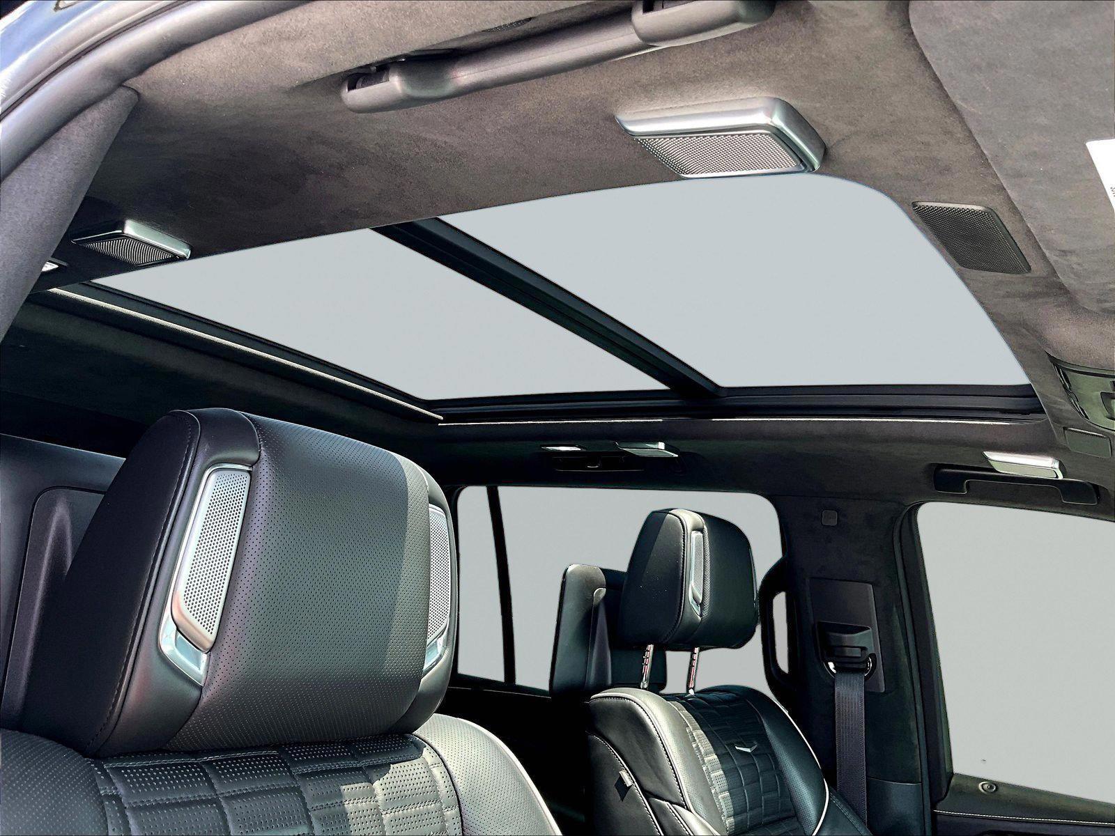 2023 Cadillac Escalade ESV V-Series - Photo 17