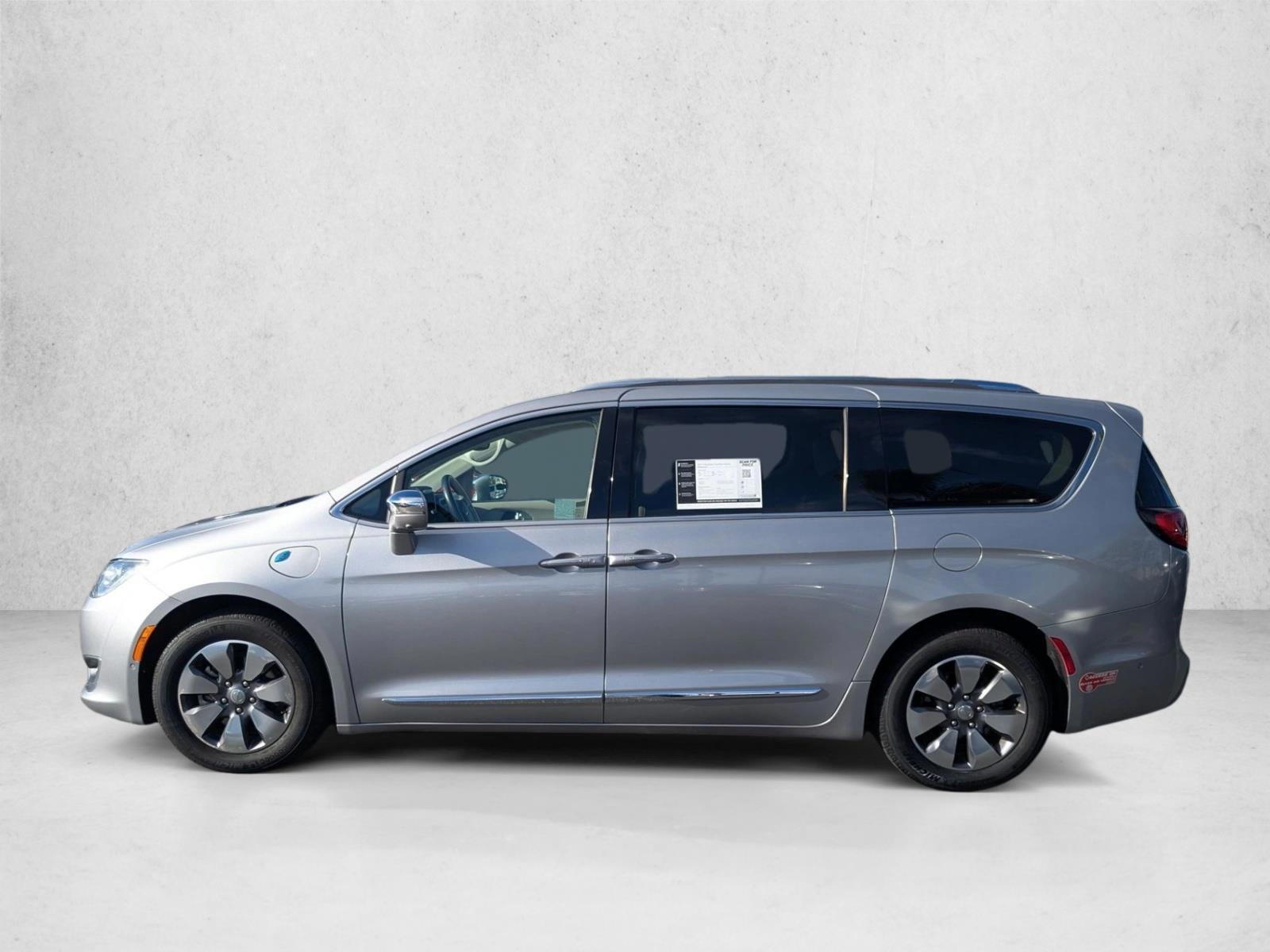 Thumbnail: 2017 Chrysler Pacifica - 2