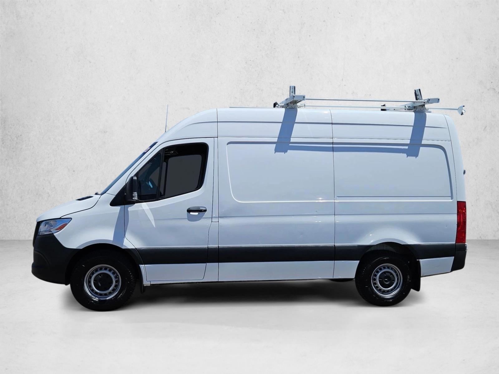 Thumbnail: 2022 Mercedes-Benz Sprinter - 3