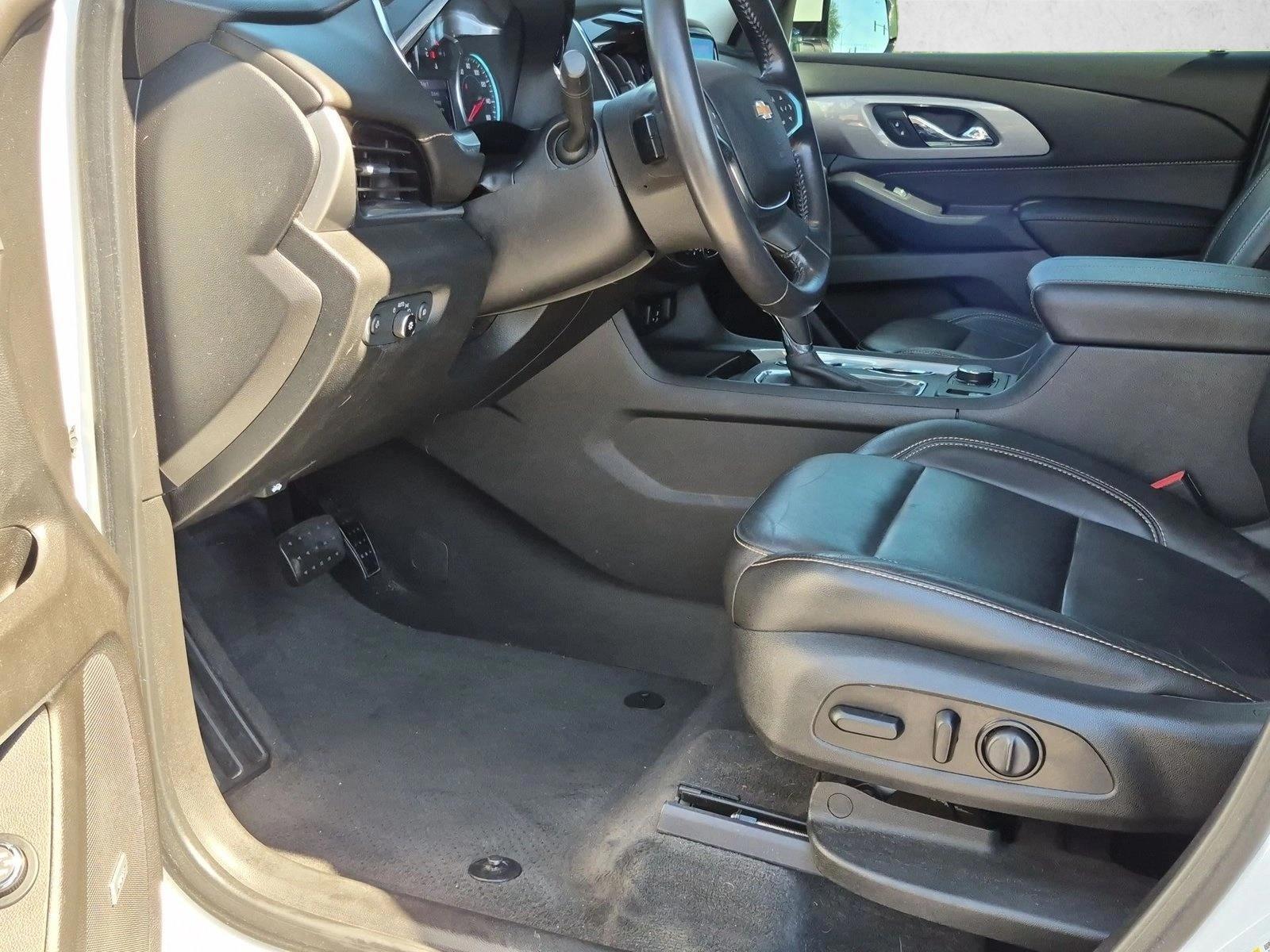 2020 Chevrolet Traverse 3LT - Photo 23