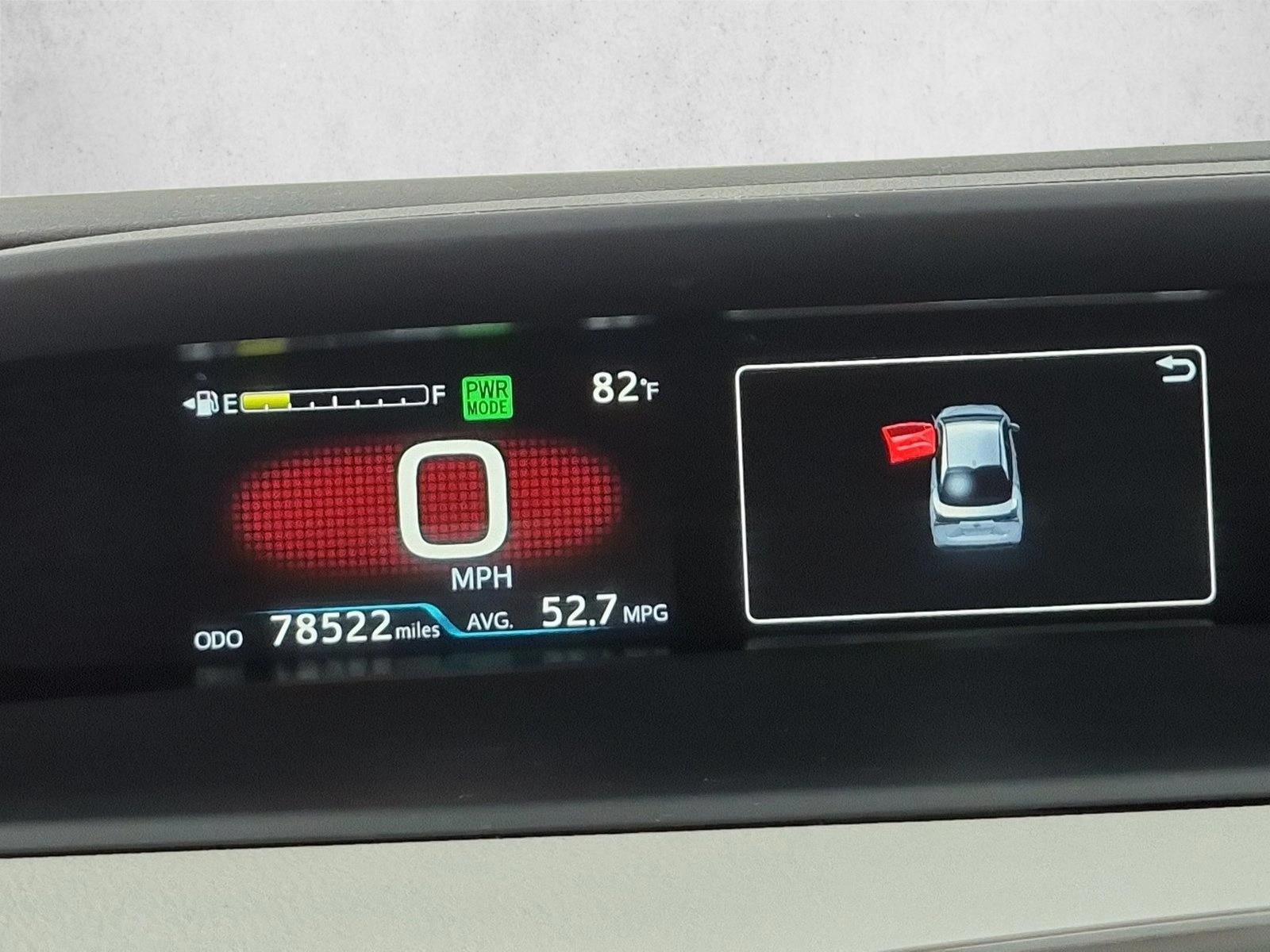 2022 Toyota Prius LE - Photo 11