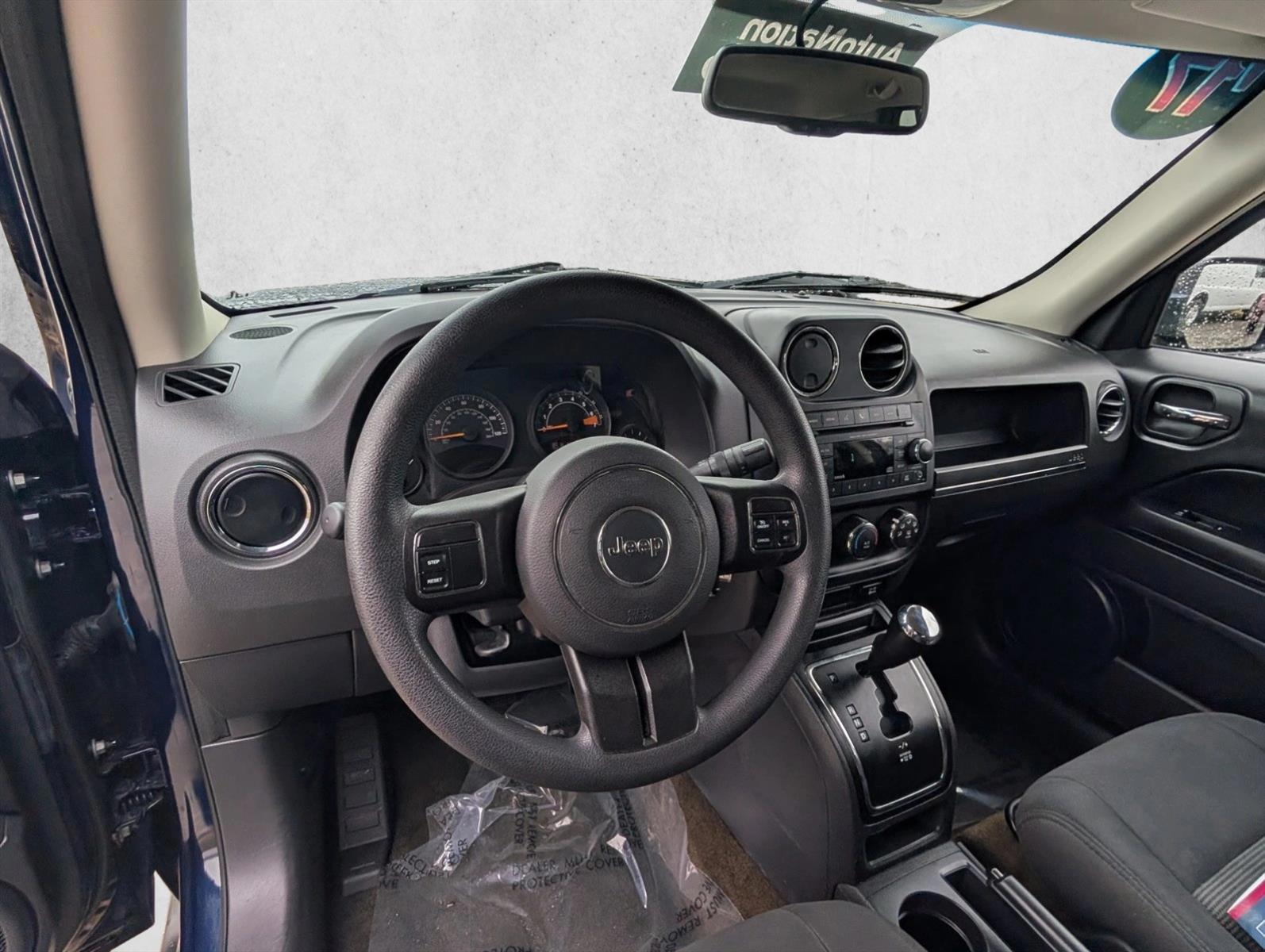 Thumbnail: 2017 Jeep Patriot - 3