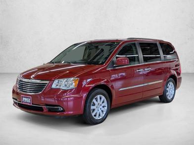 2016 Chrysler Town & Country Touring -
                  Amherst, OH