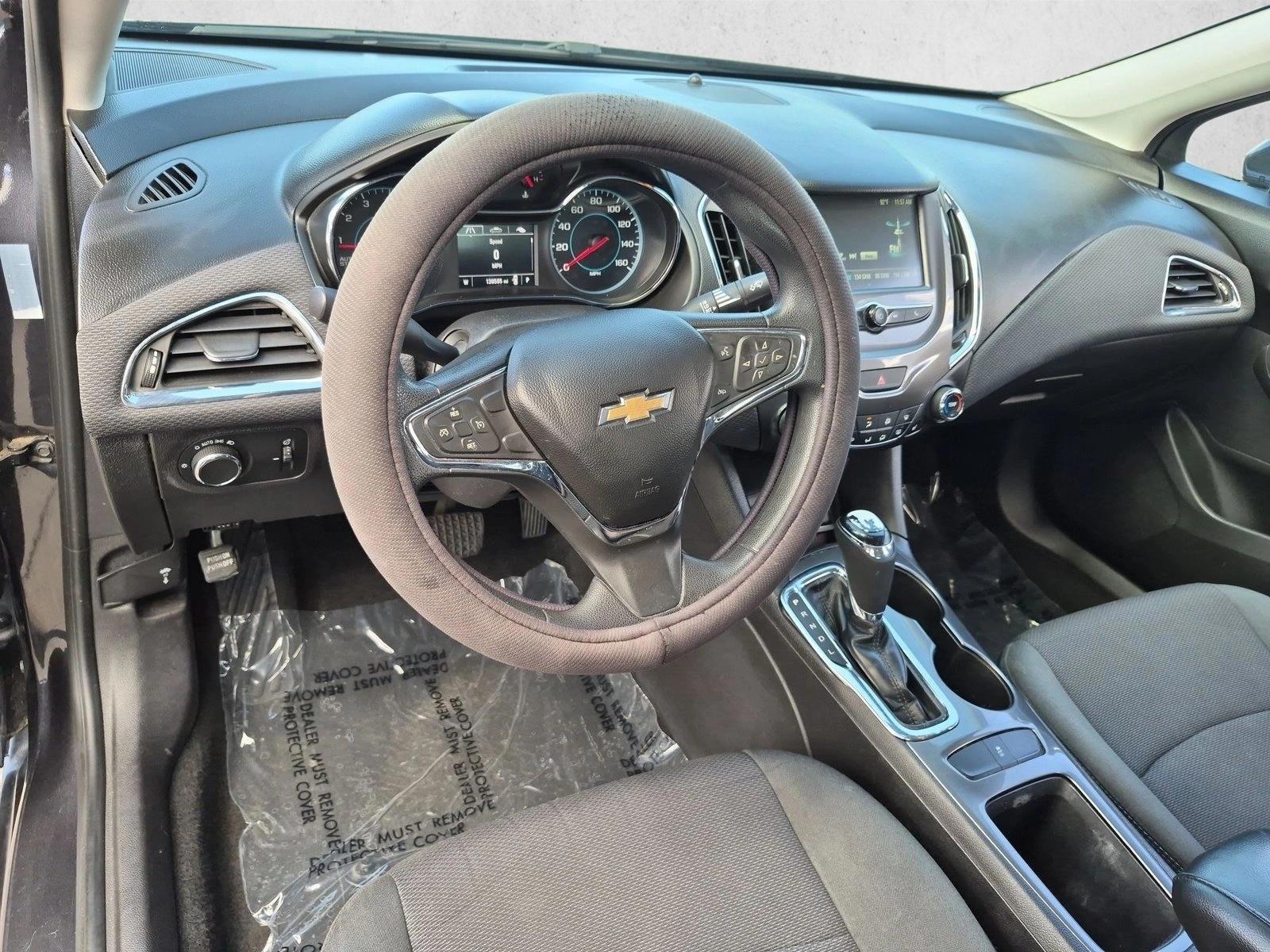Thumbnail: 2017 Chevrolet Cruze - 3