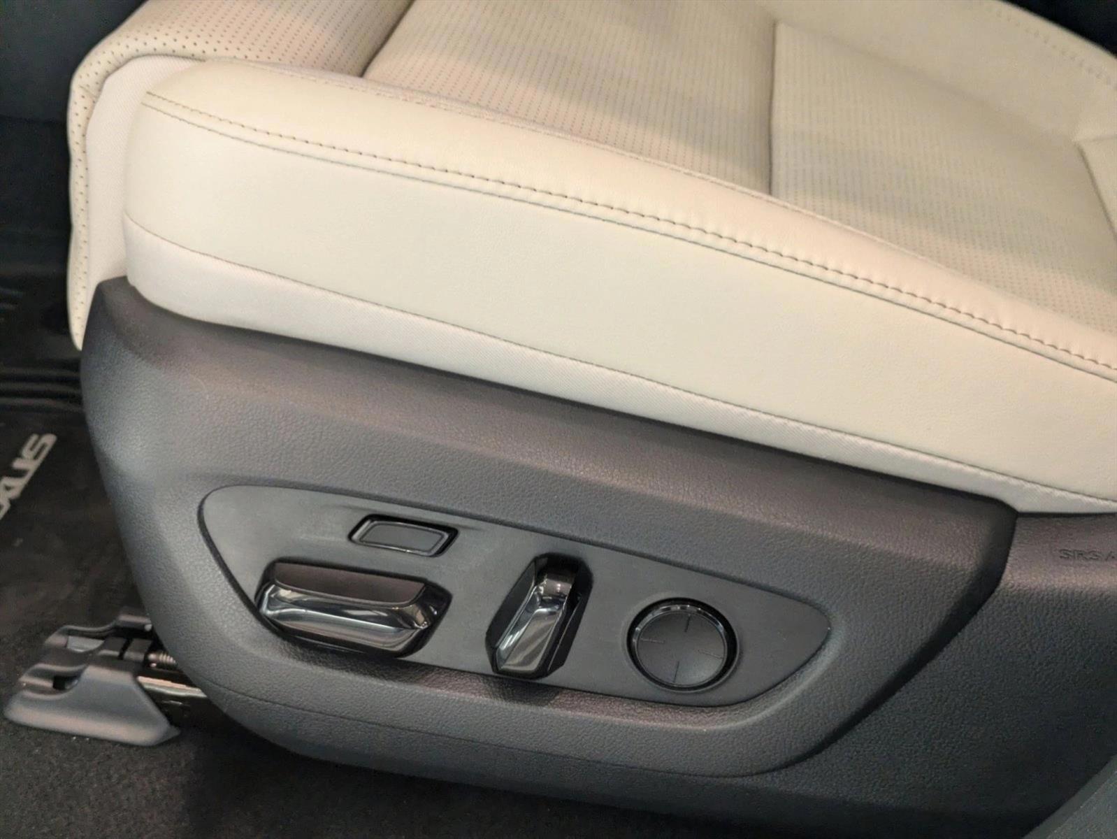 Thumbnail: 2026 Lexus RX - 4