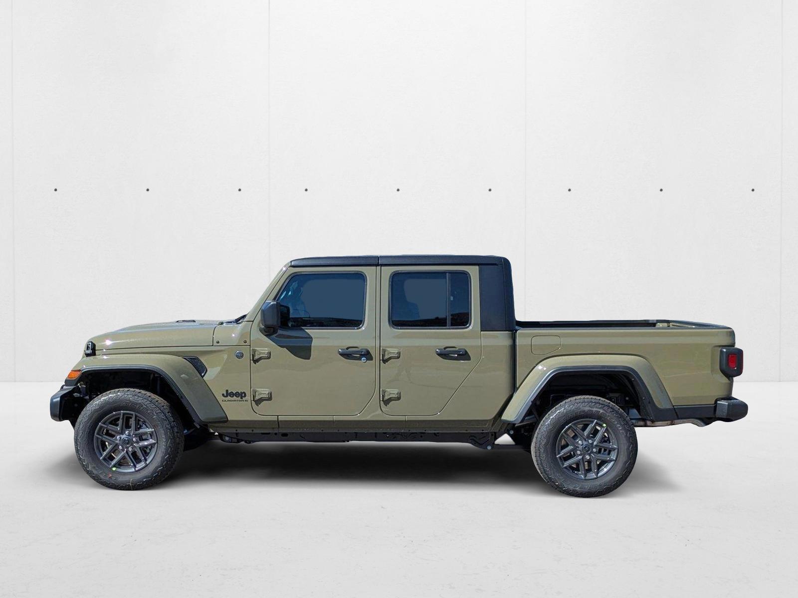 Thumbnail: 2025 Jeep Gladiator - 2