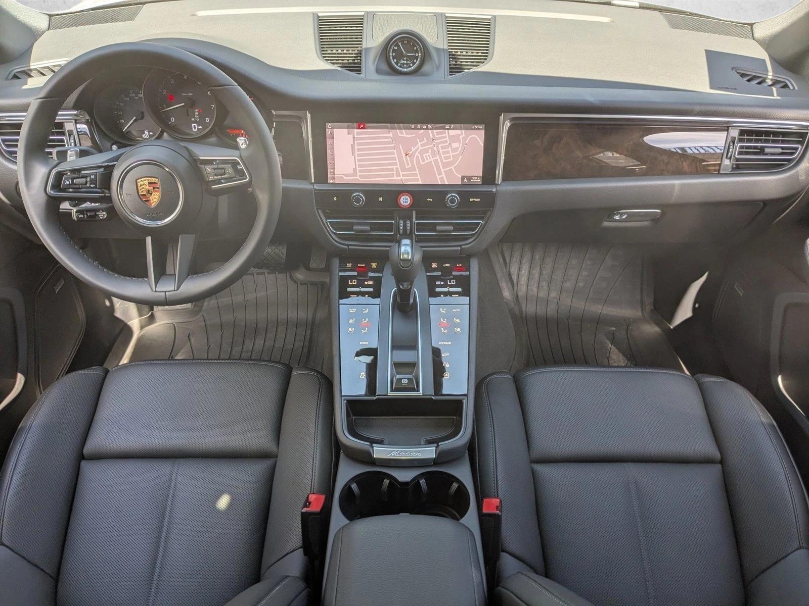 Thumbnail: 2026 Porsche Macan - 3