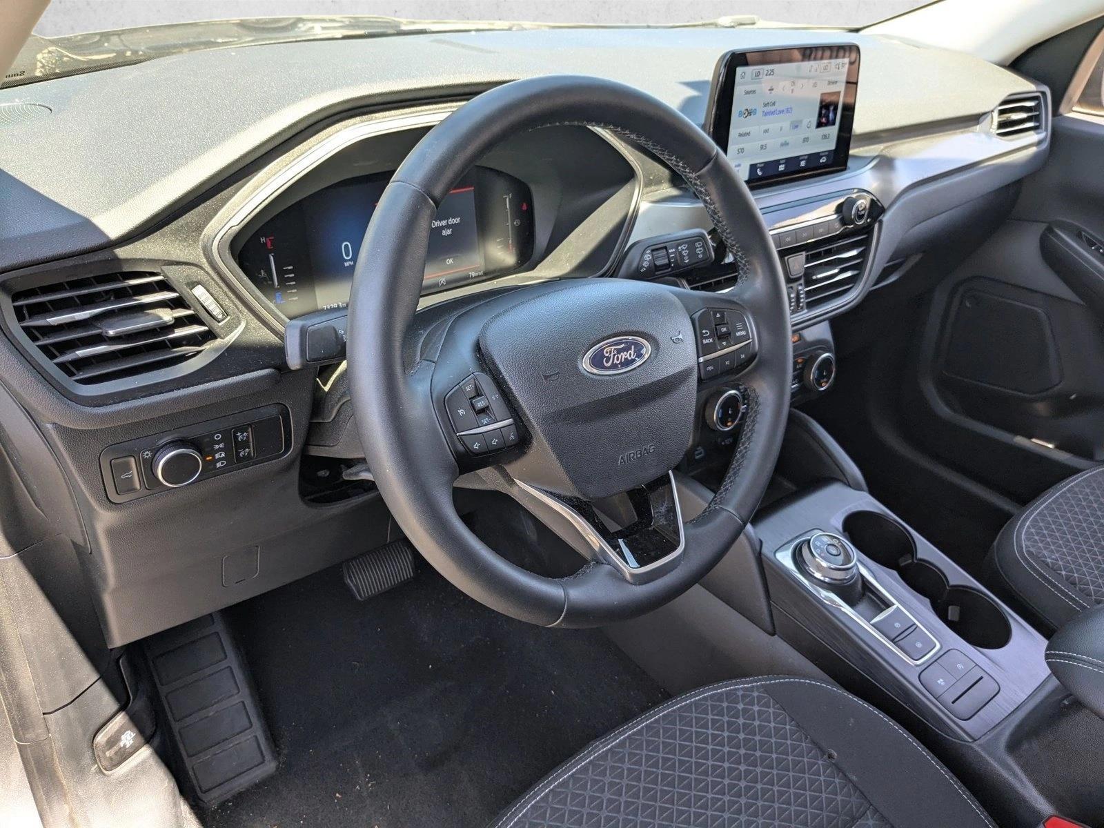 Thumbnail: 2023 Ford Escape - 3