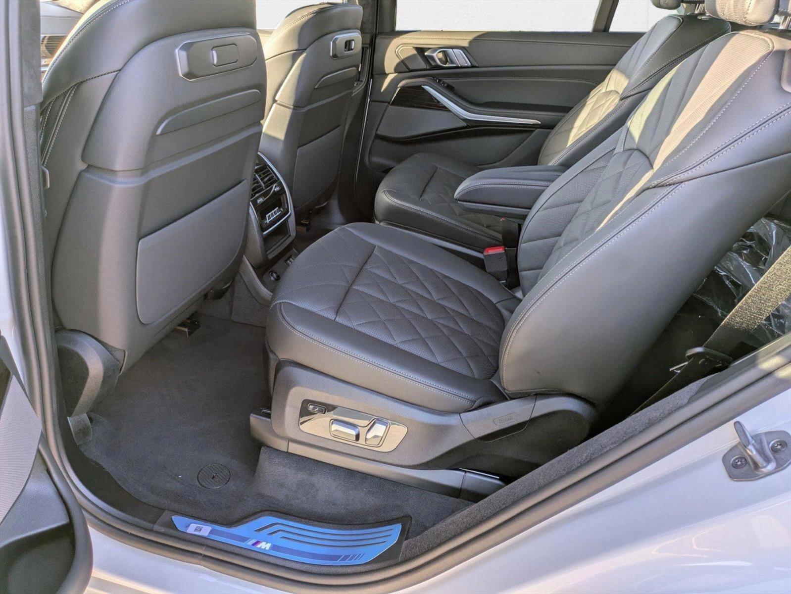2026 BMW X7 40i - Photo 16