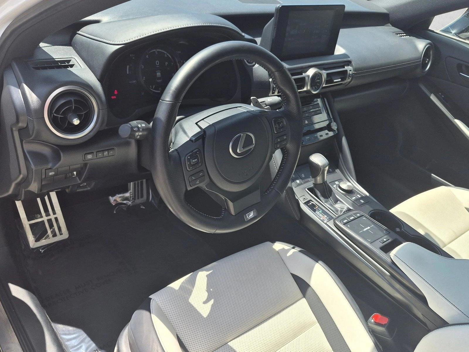 Thumbnail: 2021 Lexus IS - 3