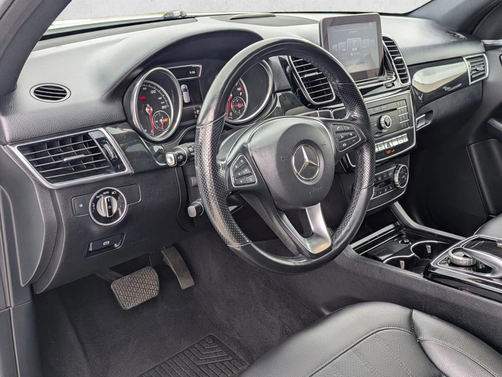 Thumbnail: 2017 Mercedes-Benz GLE - 3