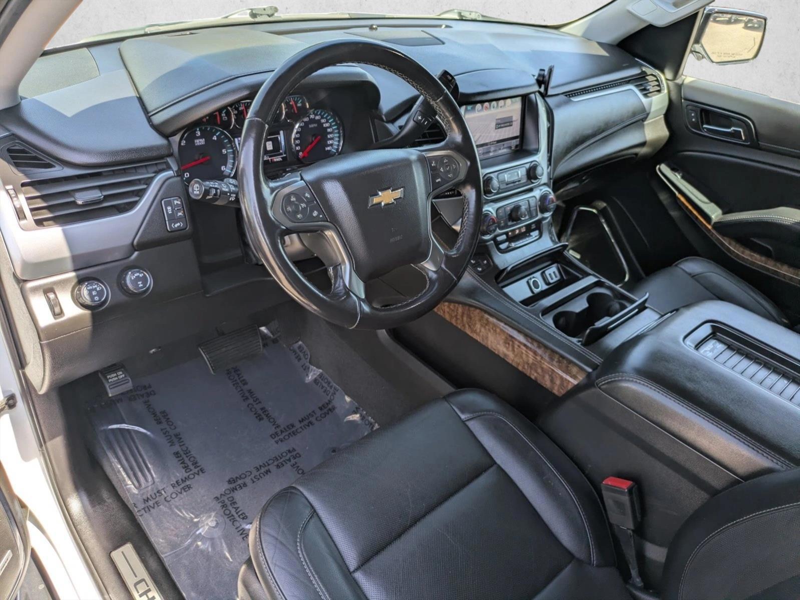 Thumbnail: 2019 Chevrolet Suburban - 3