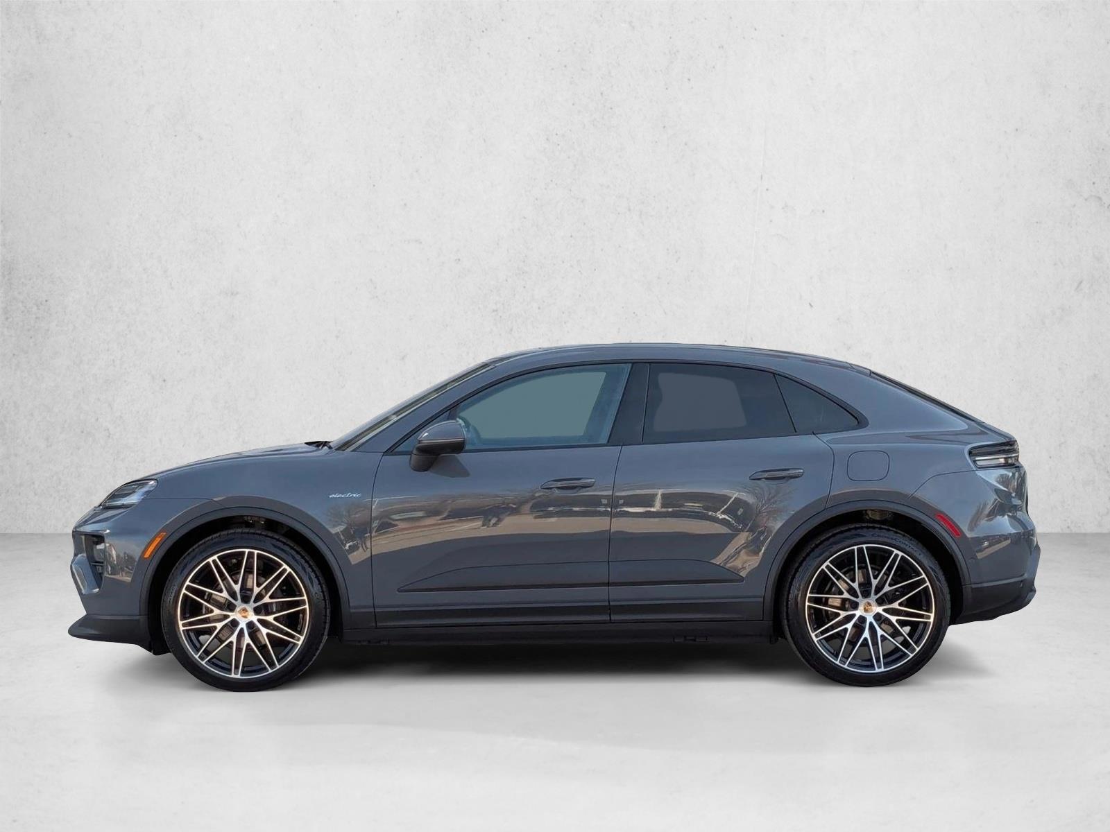 Thumbnail: 2026 Porsche Macan - 2