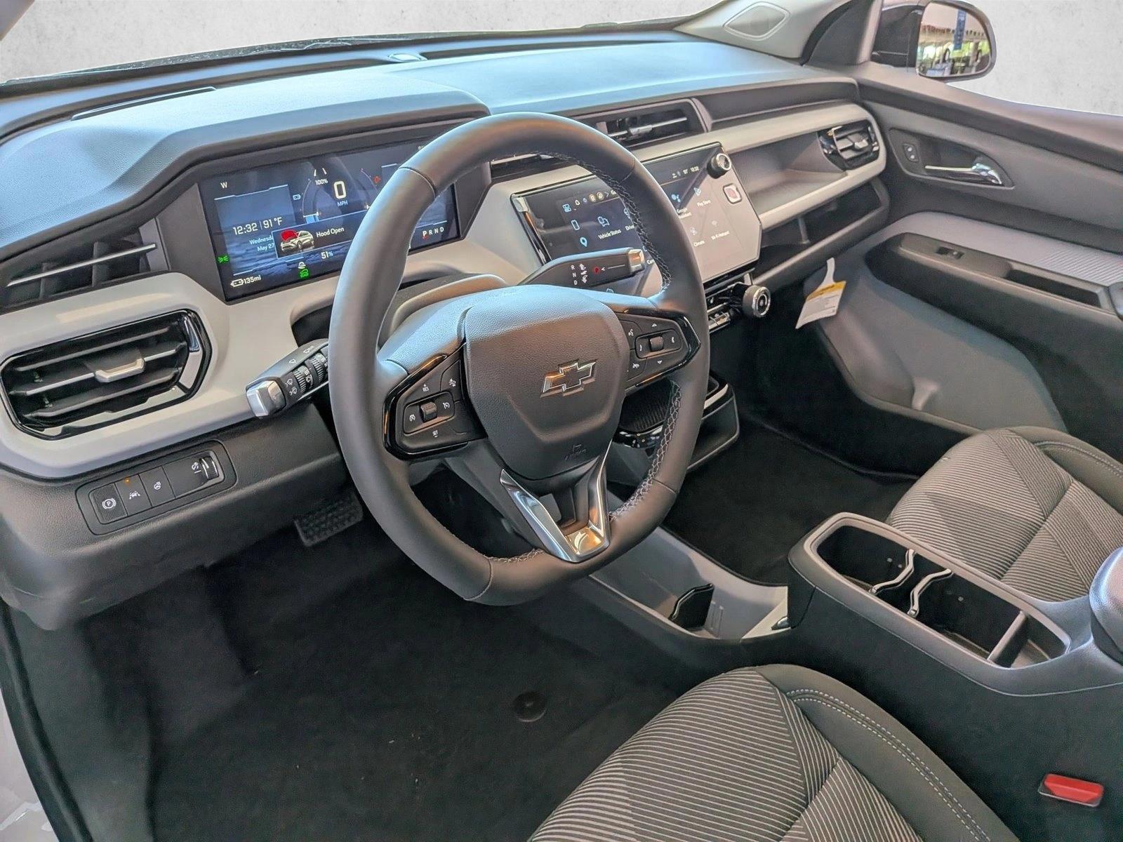 Thumbnail: 2027 Chevrolet Bolt EV - 3