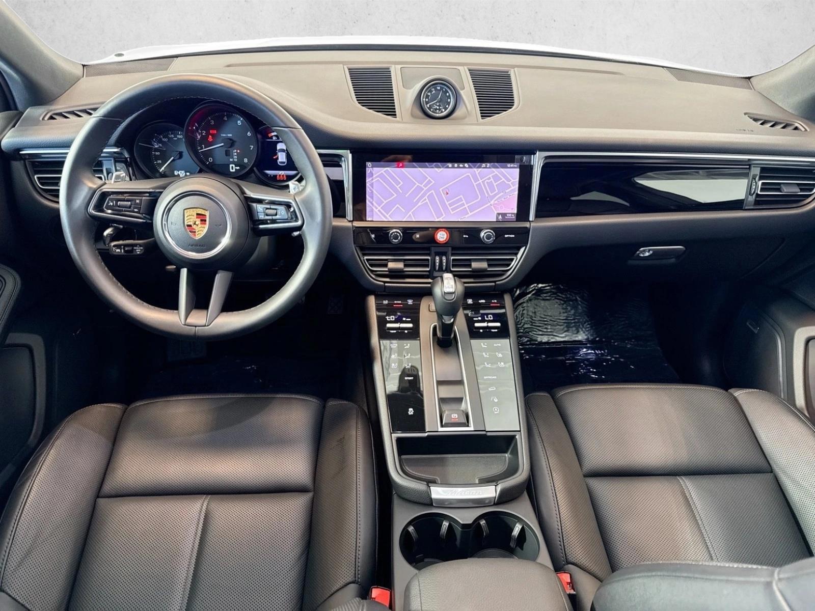 Thumbnail: 2026 Porsche Macan - 4