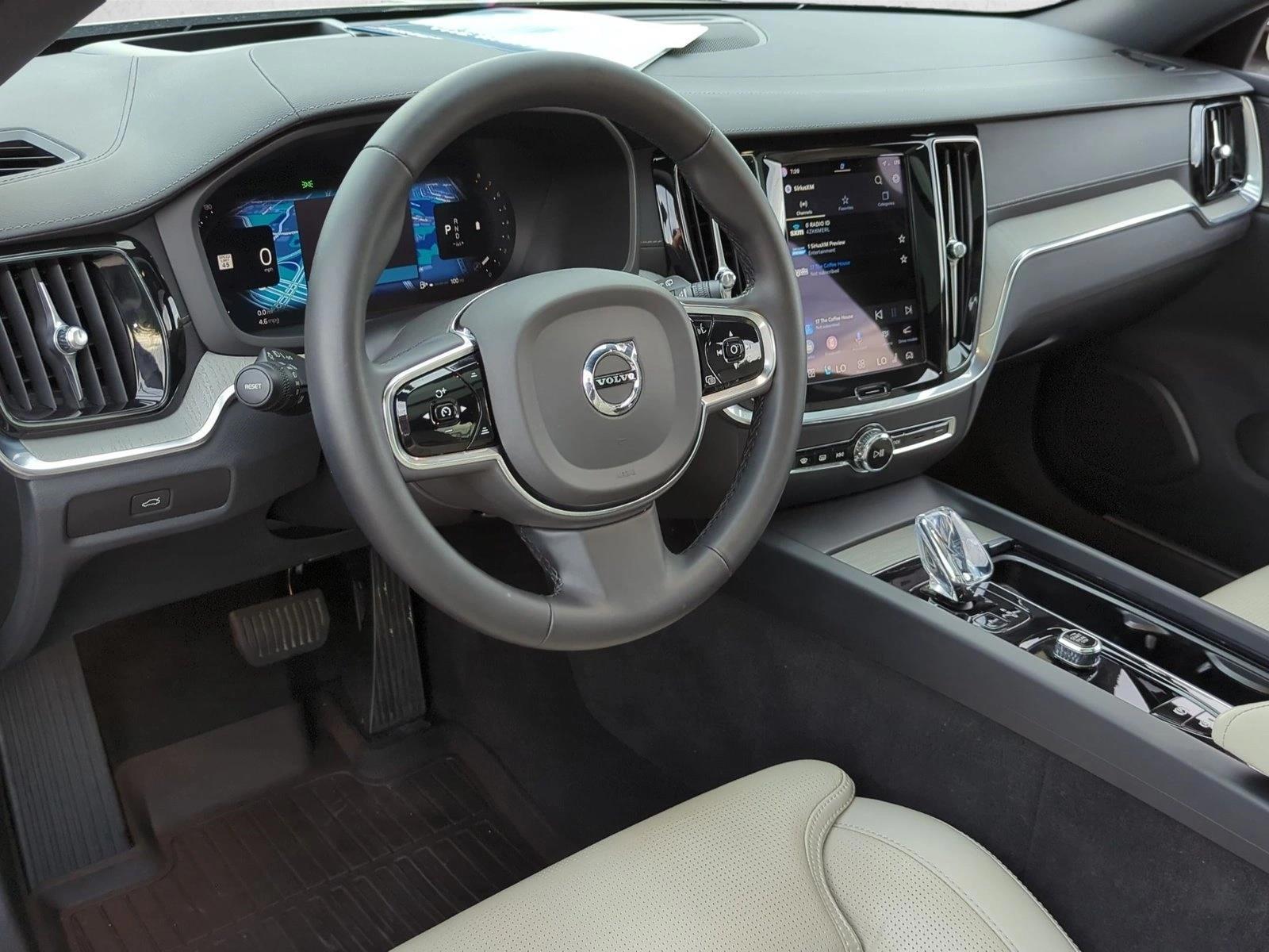 Thumbnail: 2024 Volvo V60 - 3