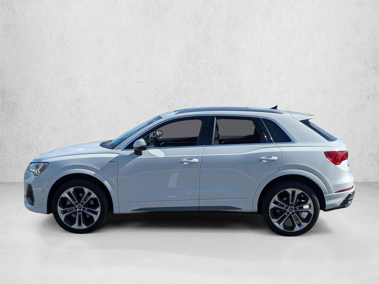 Thumbnail: 2021 Audi Q3 - 2