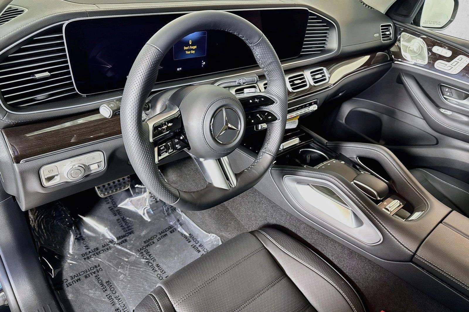 Thumbnail: 2026 Mercedes-Benz GLS - 3