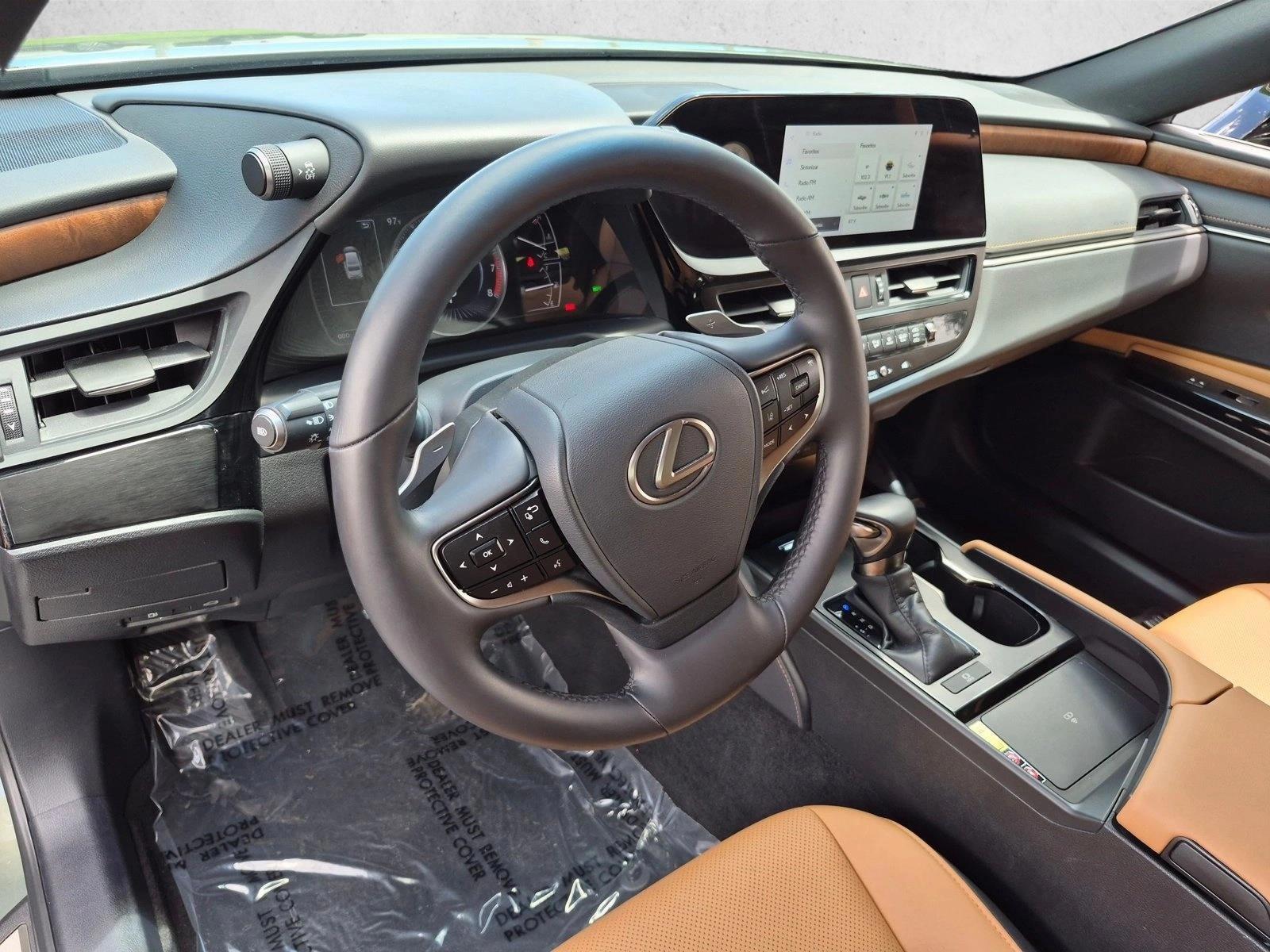 Thumbnail: 2024 Lexus ES - 3