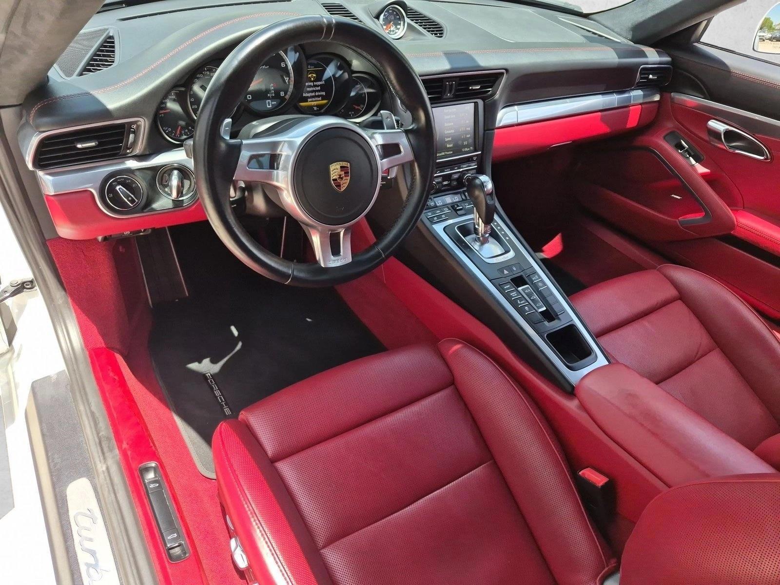 Thumbnail: 2016 Porsche 911 - 3