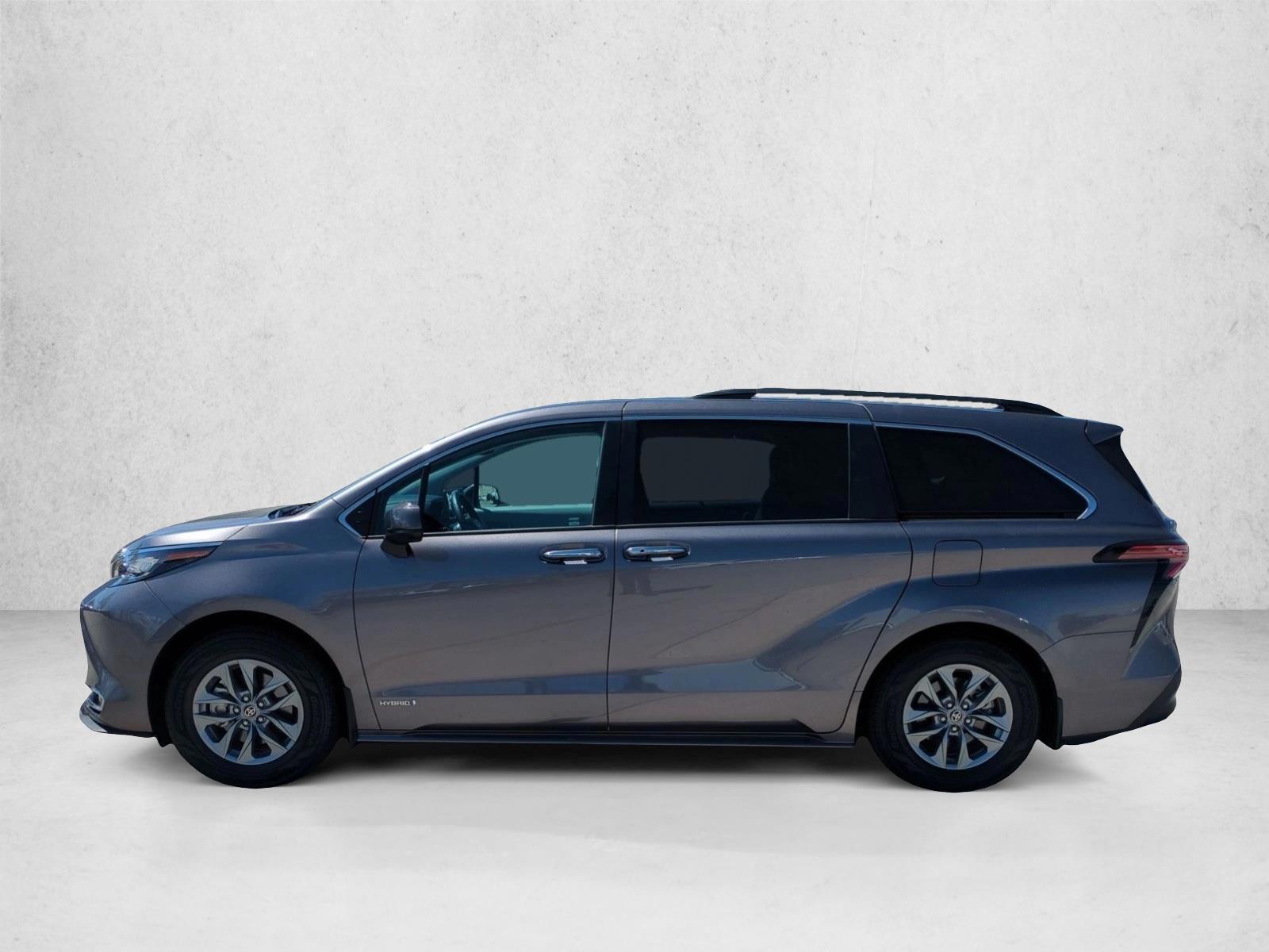 Thumbnail: 2021 Toyota Sienna - 2