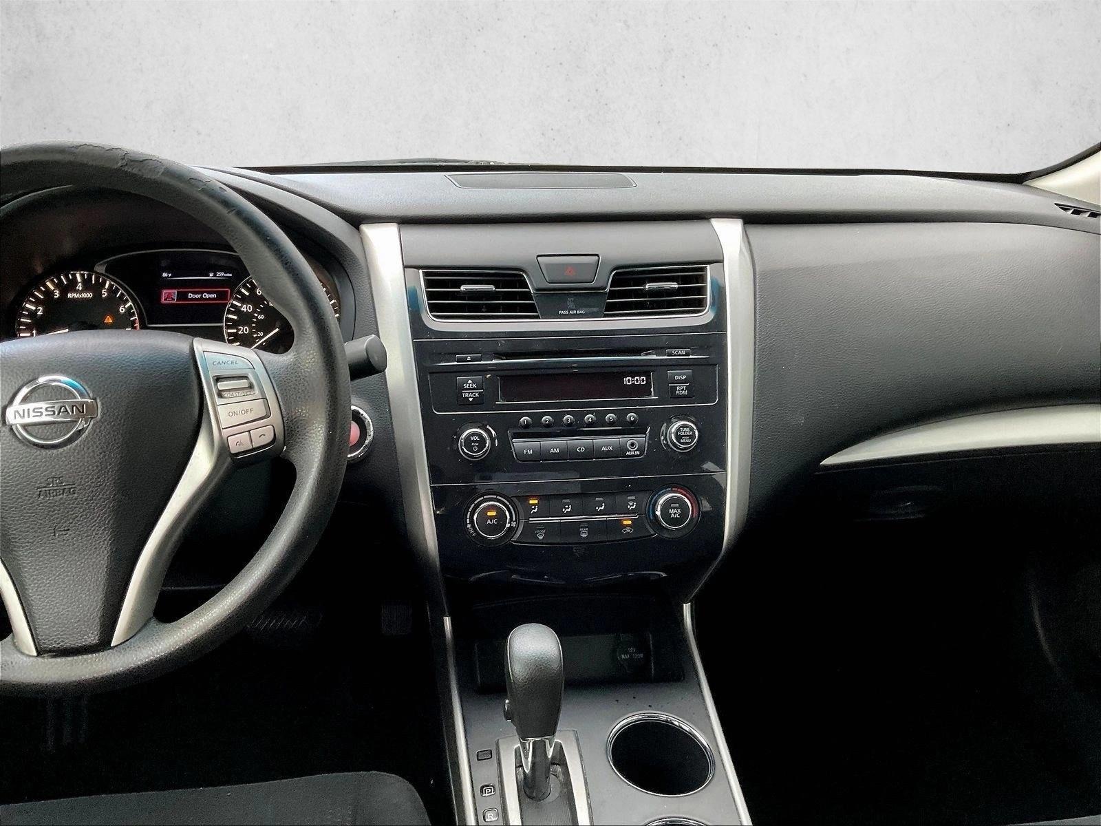 Thumbnail: 2015 Nissan Altima - 4