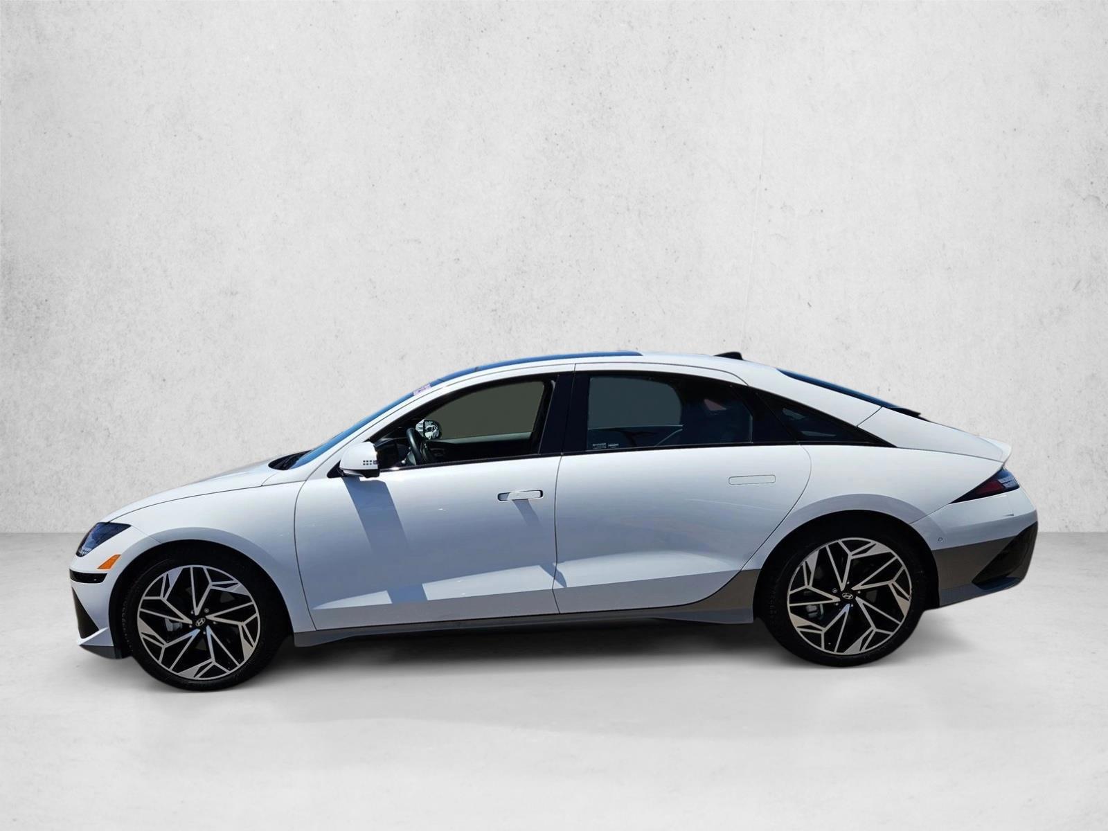 Thumbnail: 2023 Hyundai Ioniq 6 - 2