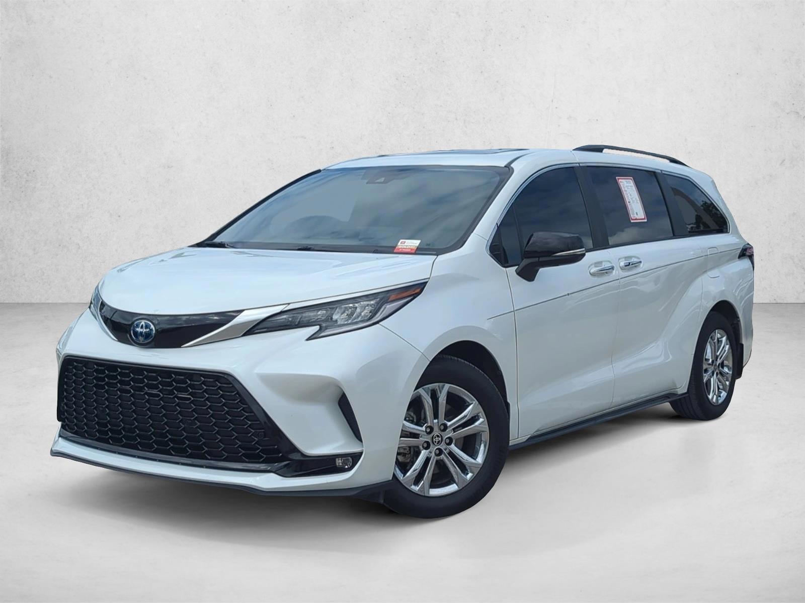 Thumbnail: 2023 Toyota Sienna - 1