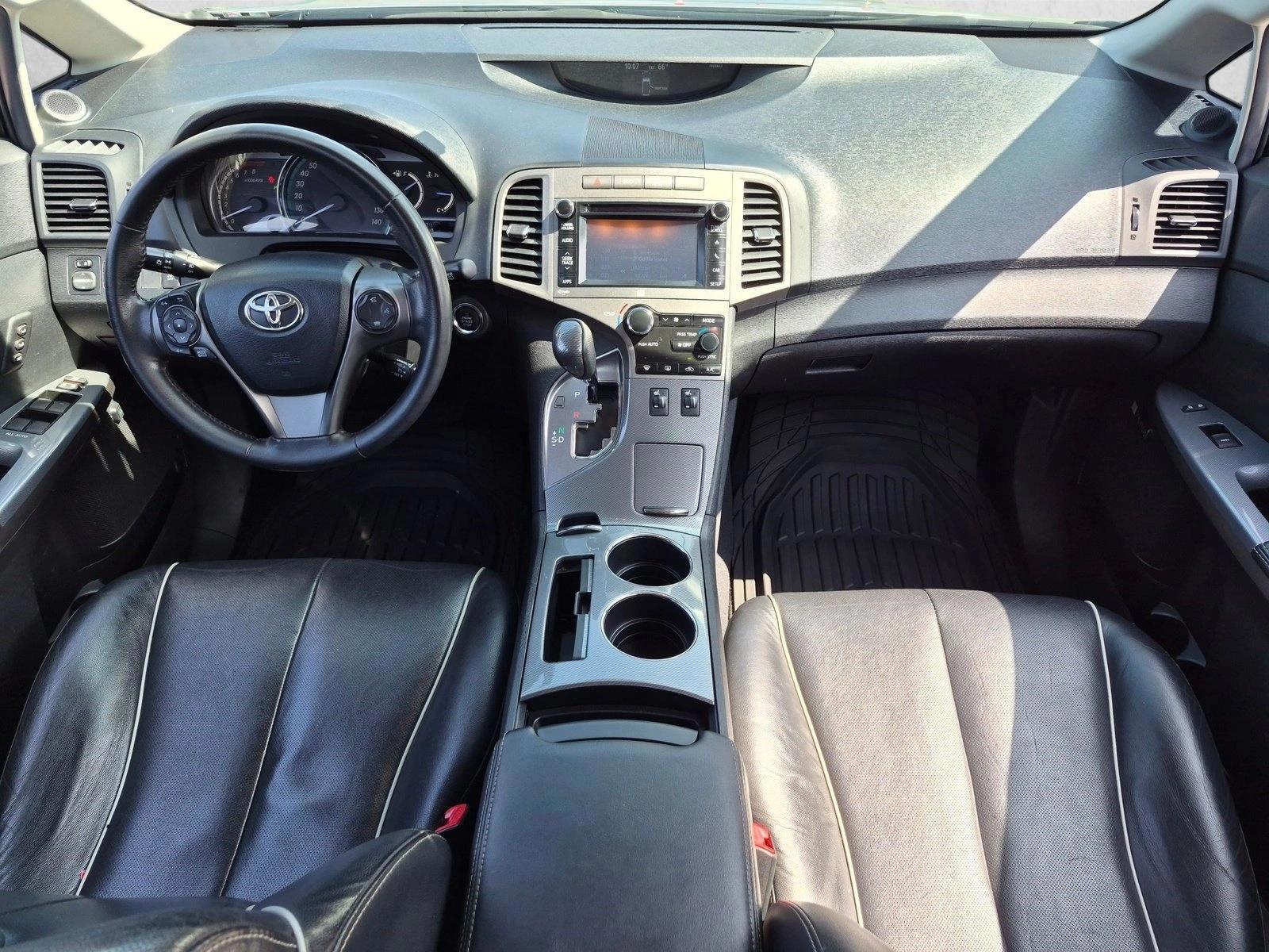Thumbnail: 2013 Toyota Venza - 3