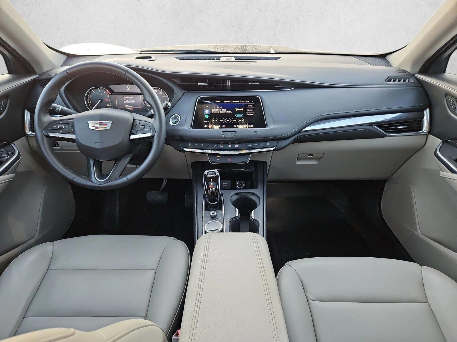 Thumbnail: 2021 Cadillac XT4 - 4