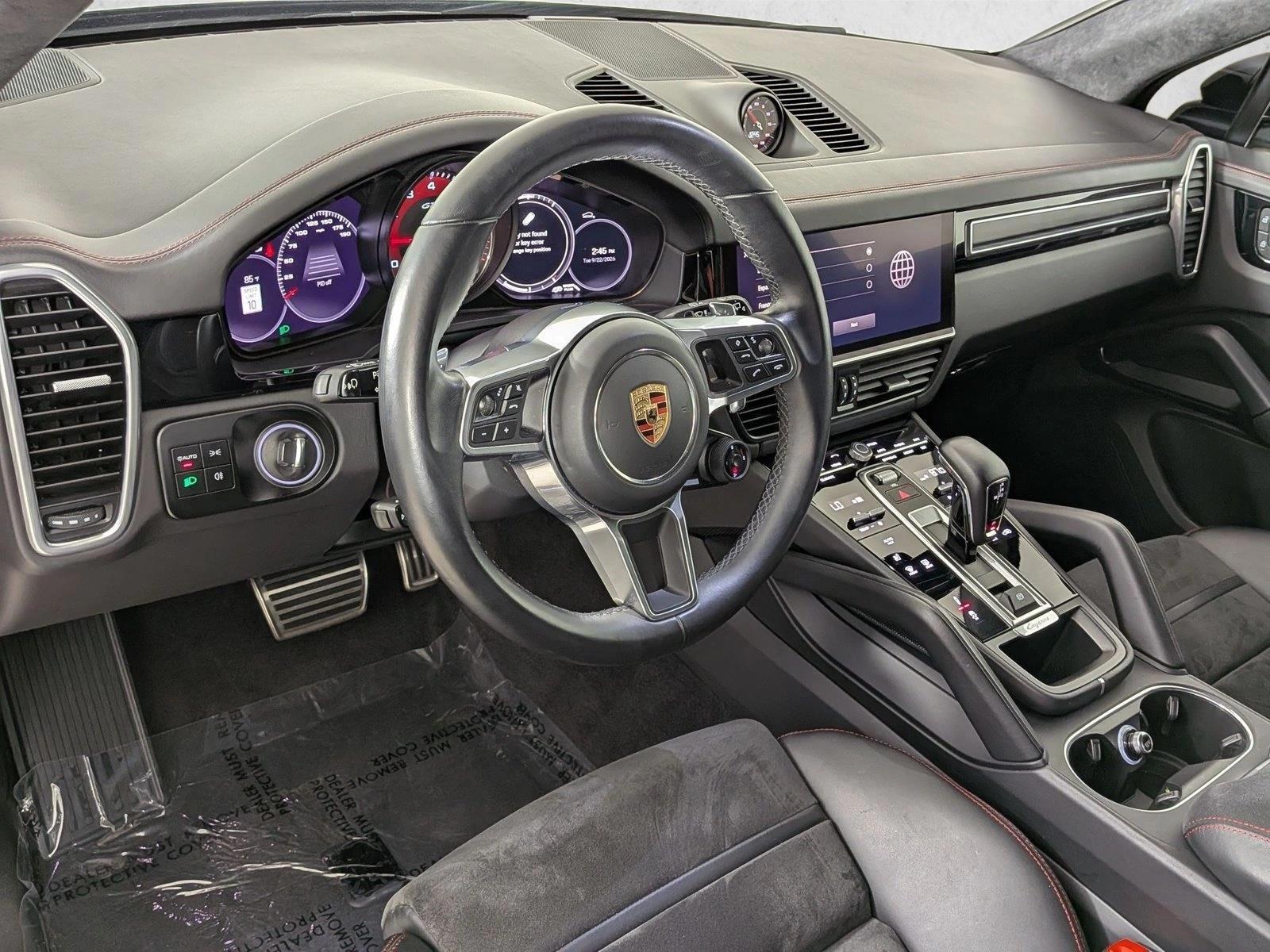 Thumbnail: 2023 Porsche Cayenne - 3
