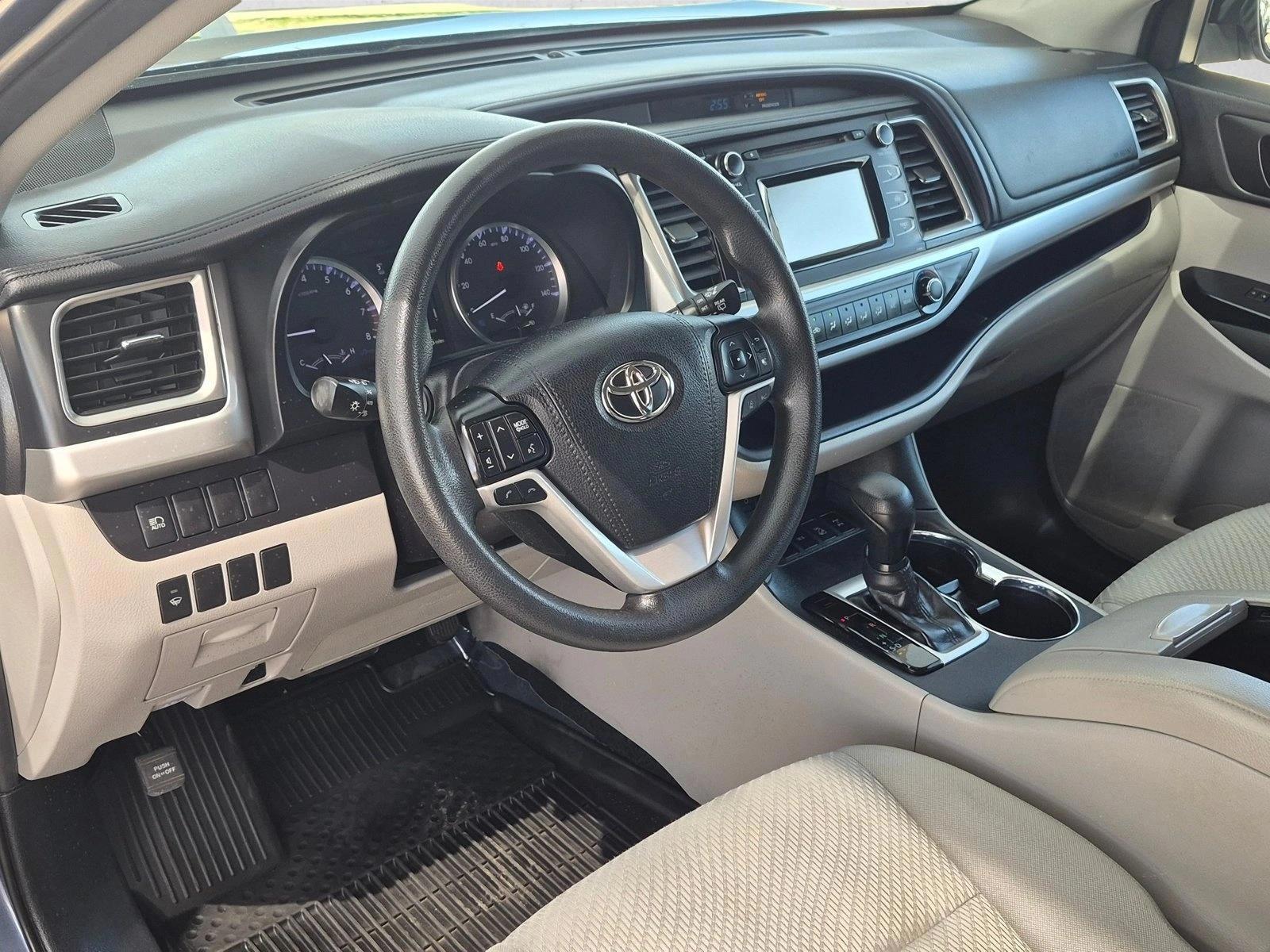 Thumbnail: 2019 Toyota Highlander - 3