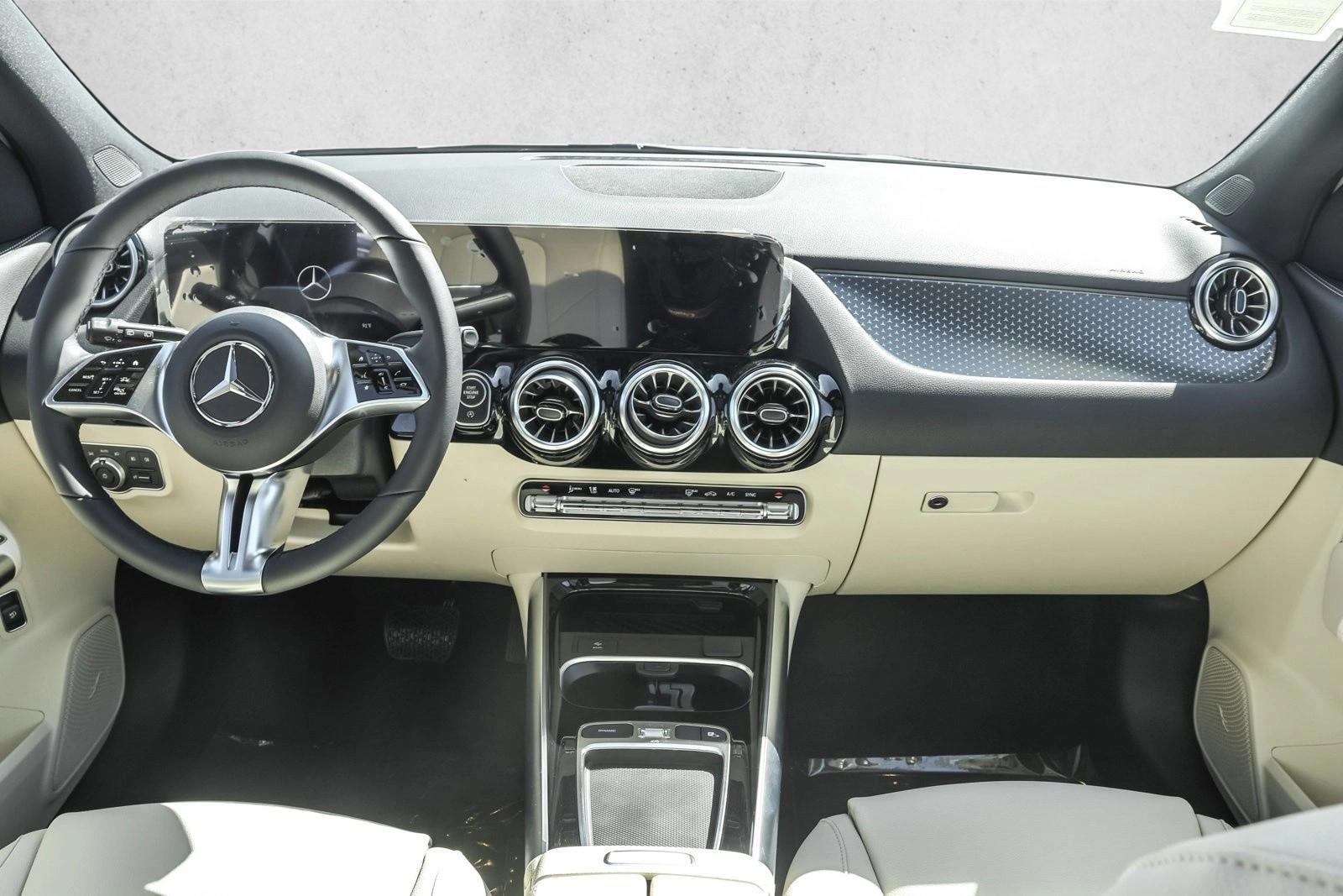 Thumbnail: 2026 Mercedes-Benz GLA - 4