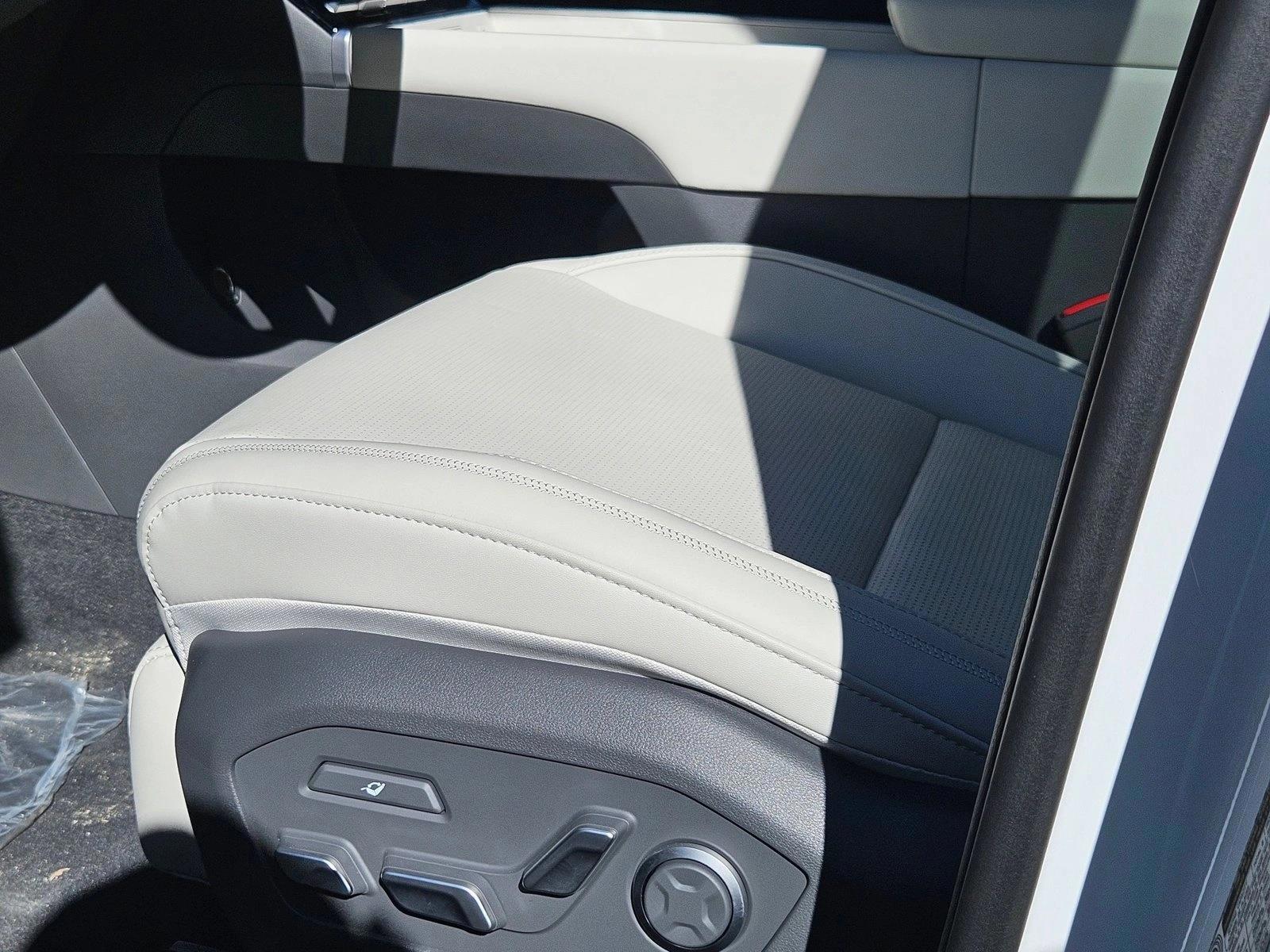 Thumbnail: 2026 Hyundai Santa Fe - 4