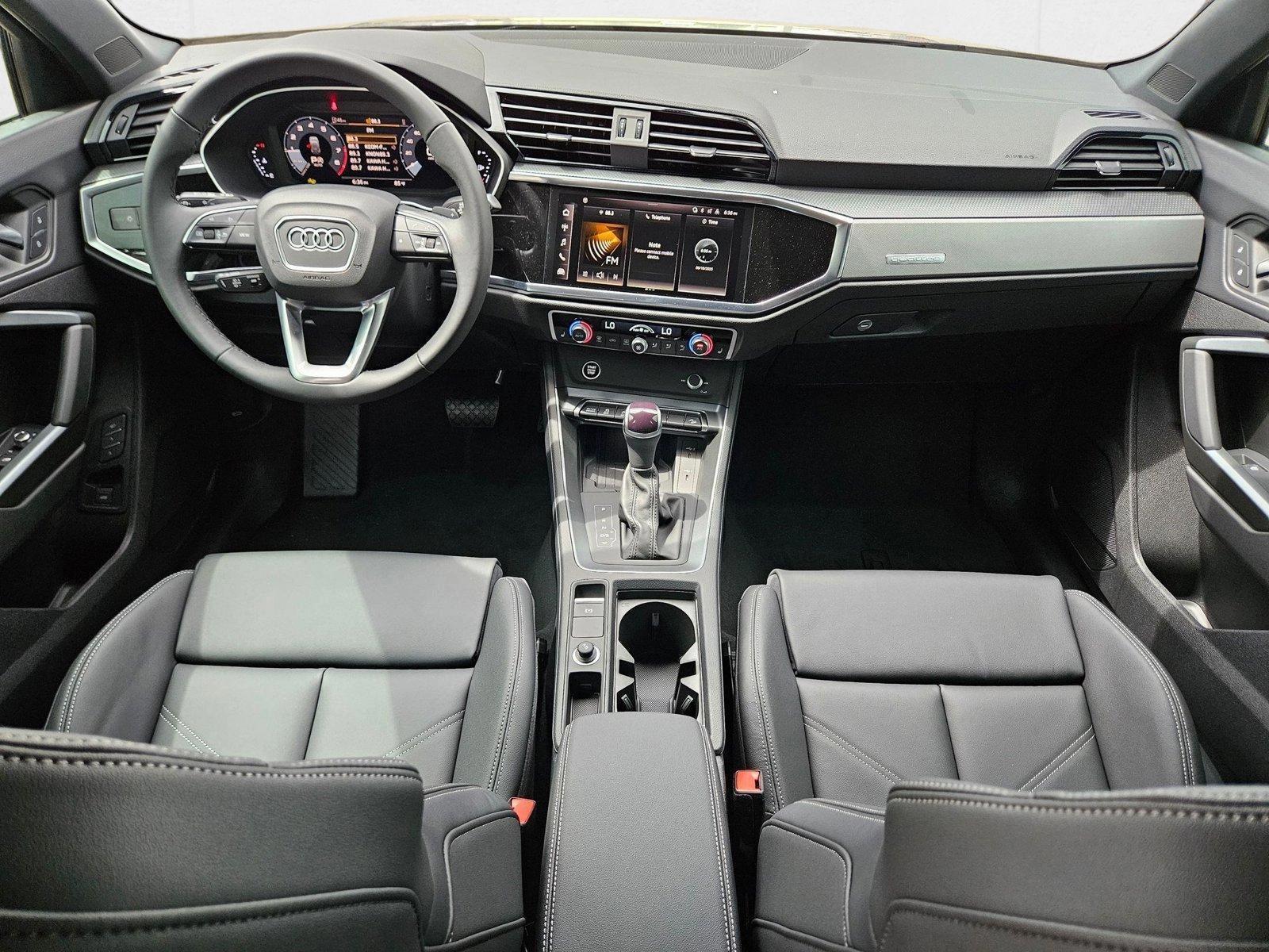 Thumbnail: 2025 Audi Q3 - 4