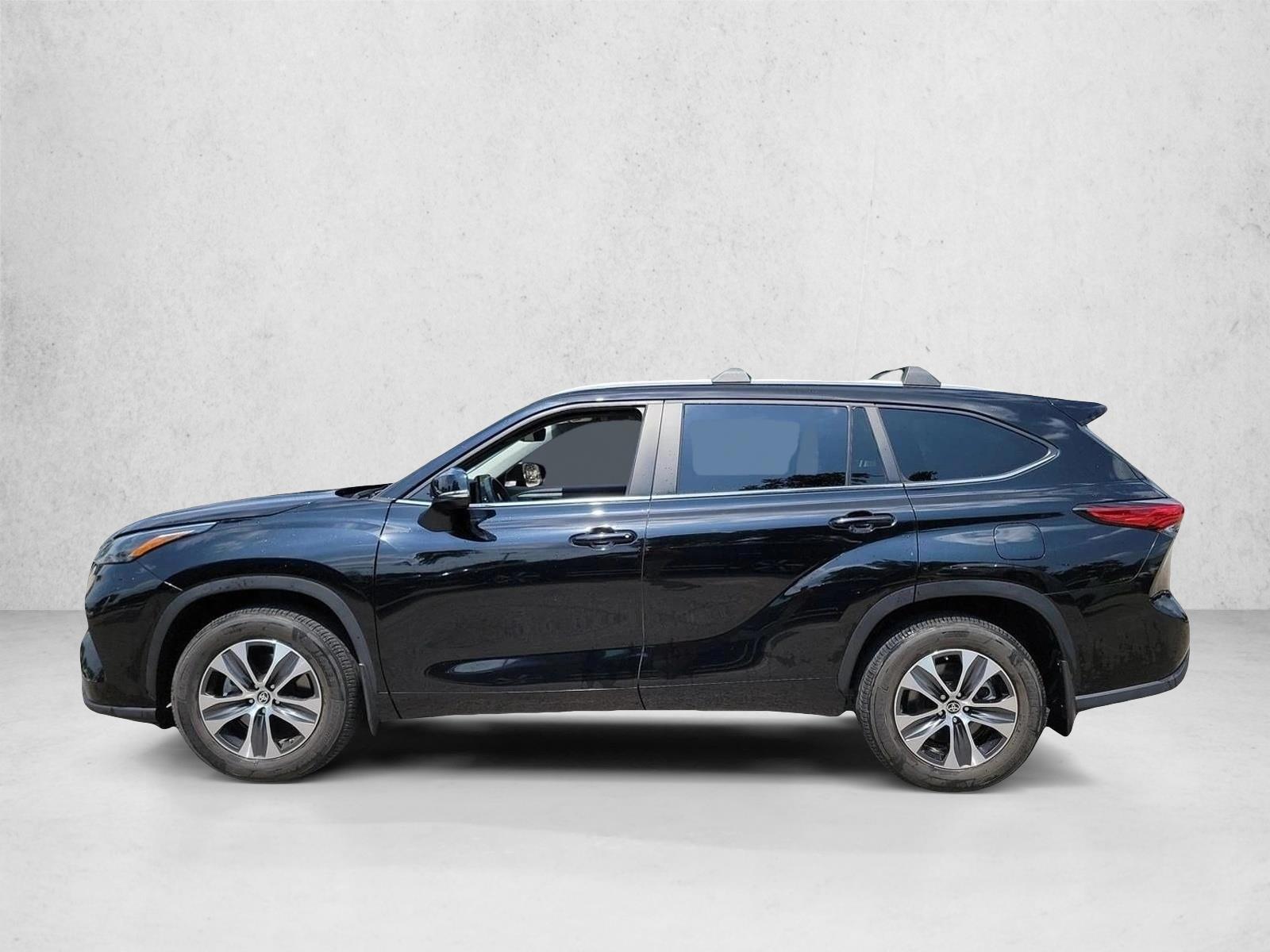Thumbnail: 2023 Toyota Highlander - 2