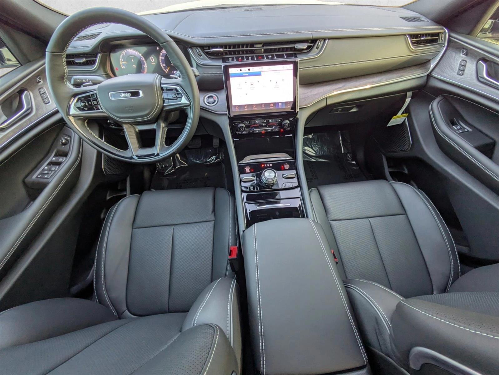 Thumbnail: 2025 Jeep Grand Cherokee L - 3