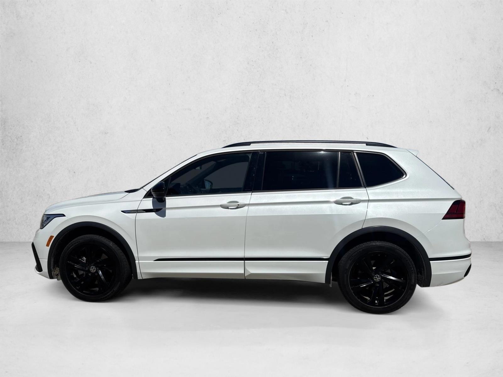 Thumbnail: 2023 Volkswagen Tiguan - 2